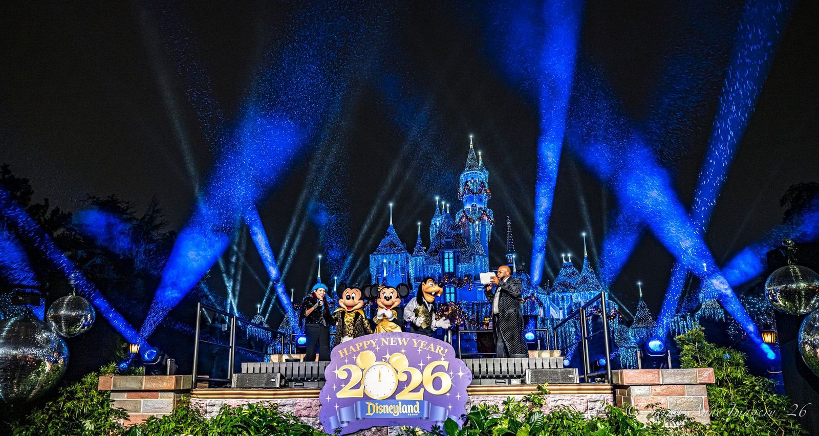 Disneyland, DISNEYLAND UPDATE: Soggy New Year, Perks Slashed & Blues Brewing