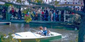Yesterland: Motor Boat Cruise in Fantasyland