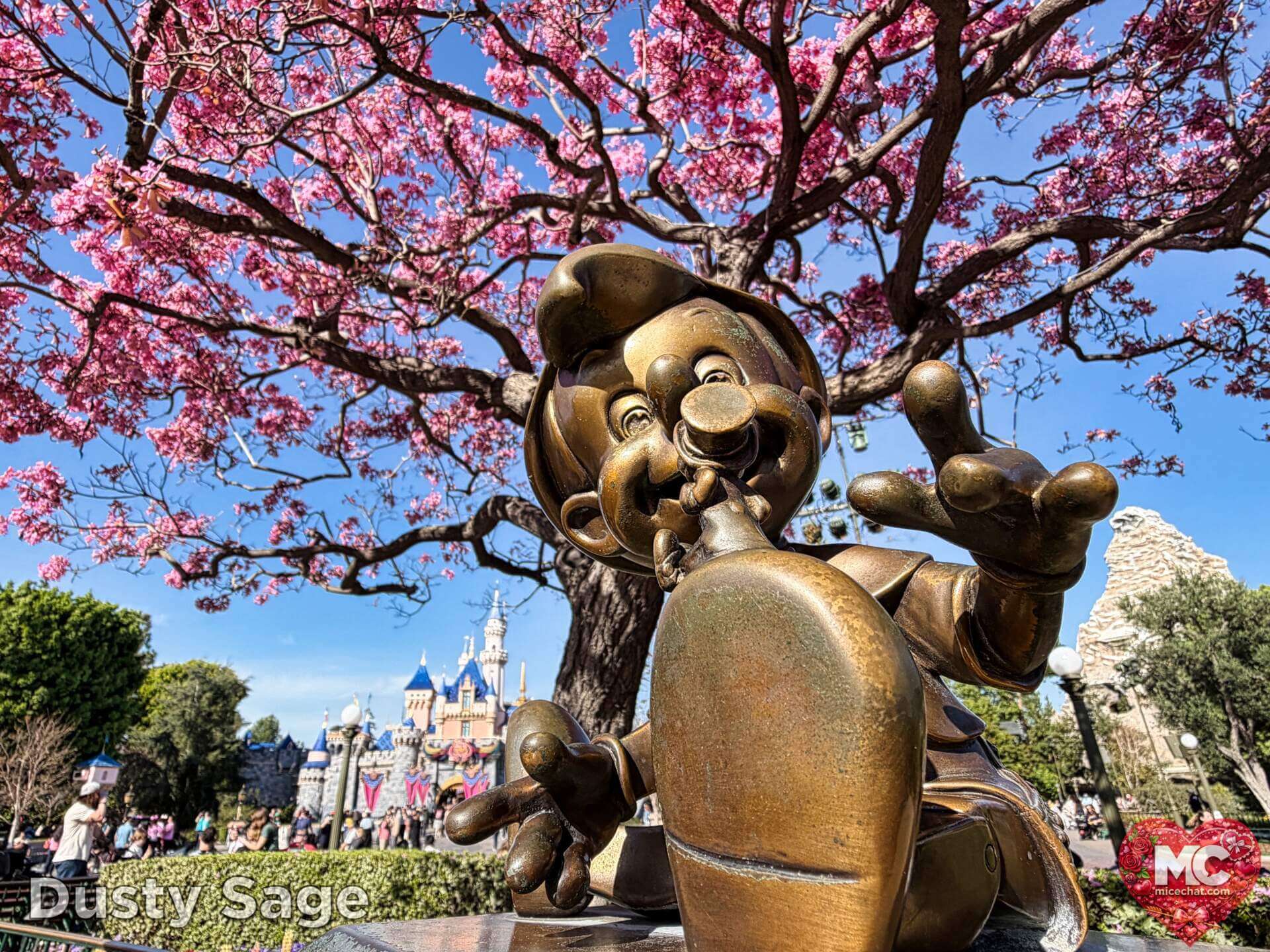 Disneyland Update, DISNEYLAND UPDATE: Sold-Out Parks, Opera House Split & Chaotic Construction