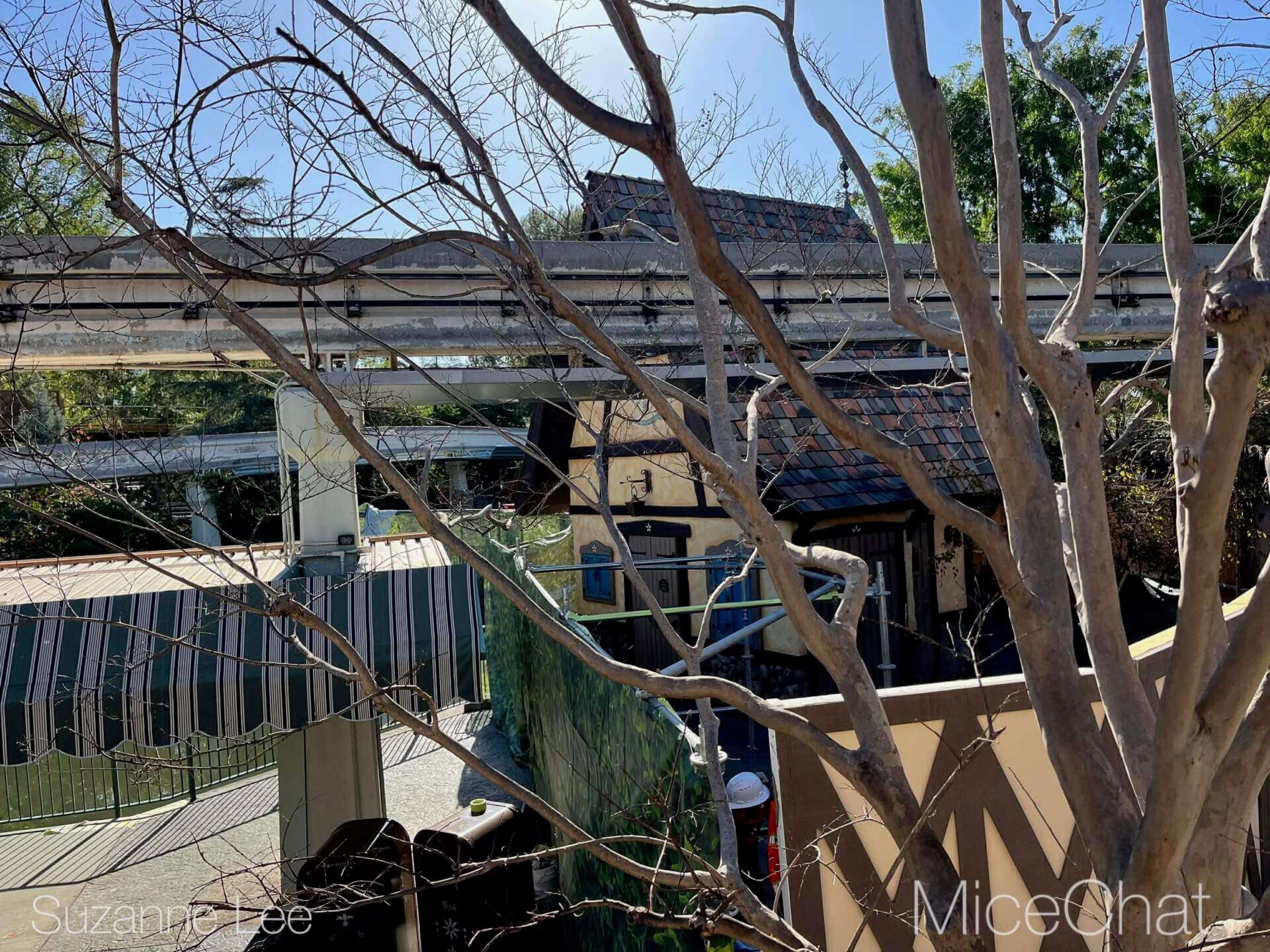Disneyland Update, DISNEYLAND UPDATE: Sold-Out Parks, Opera House Split & Chaotic Construction