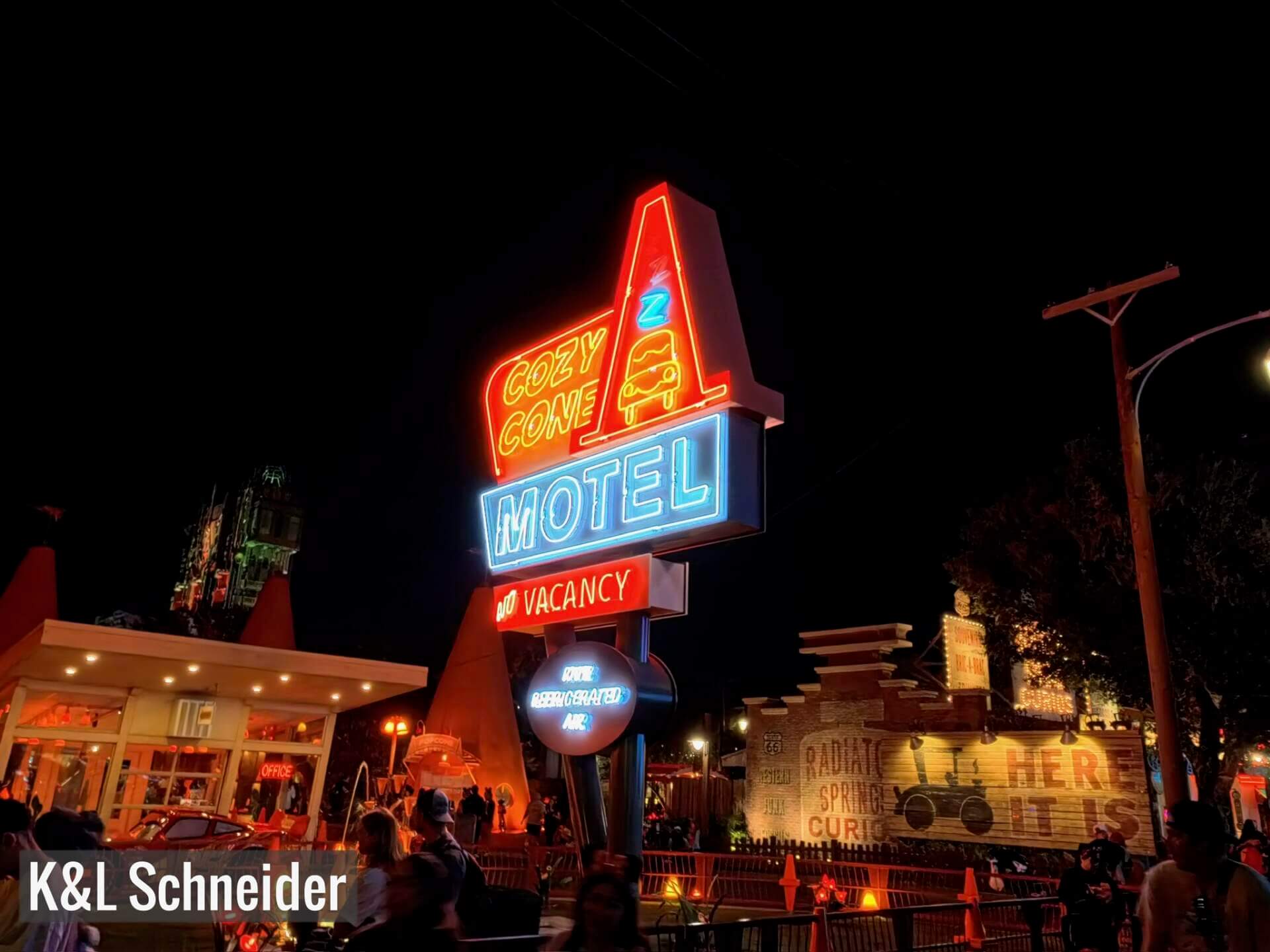 Disneyland Update, DISNEYLAND UPDATE: Less Food, More Walls & A Shift in the Force