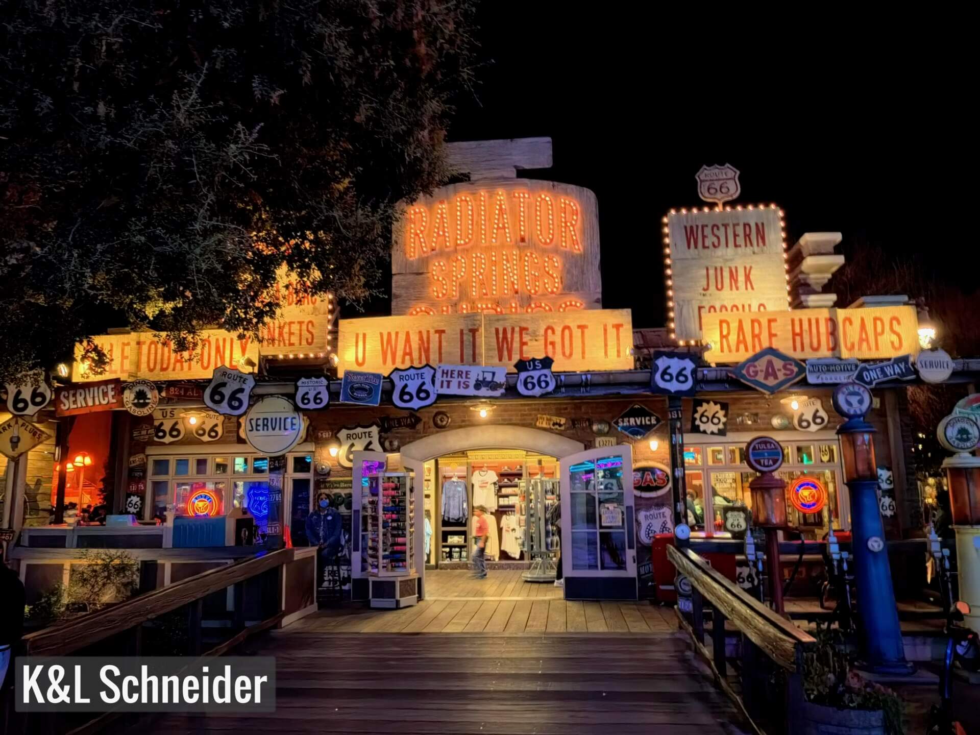 Disneyland Update, DISNEYLAND UPDATE: Less Food, More Walls & A Shift in the Force