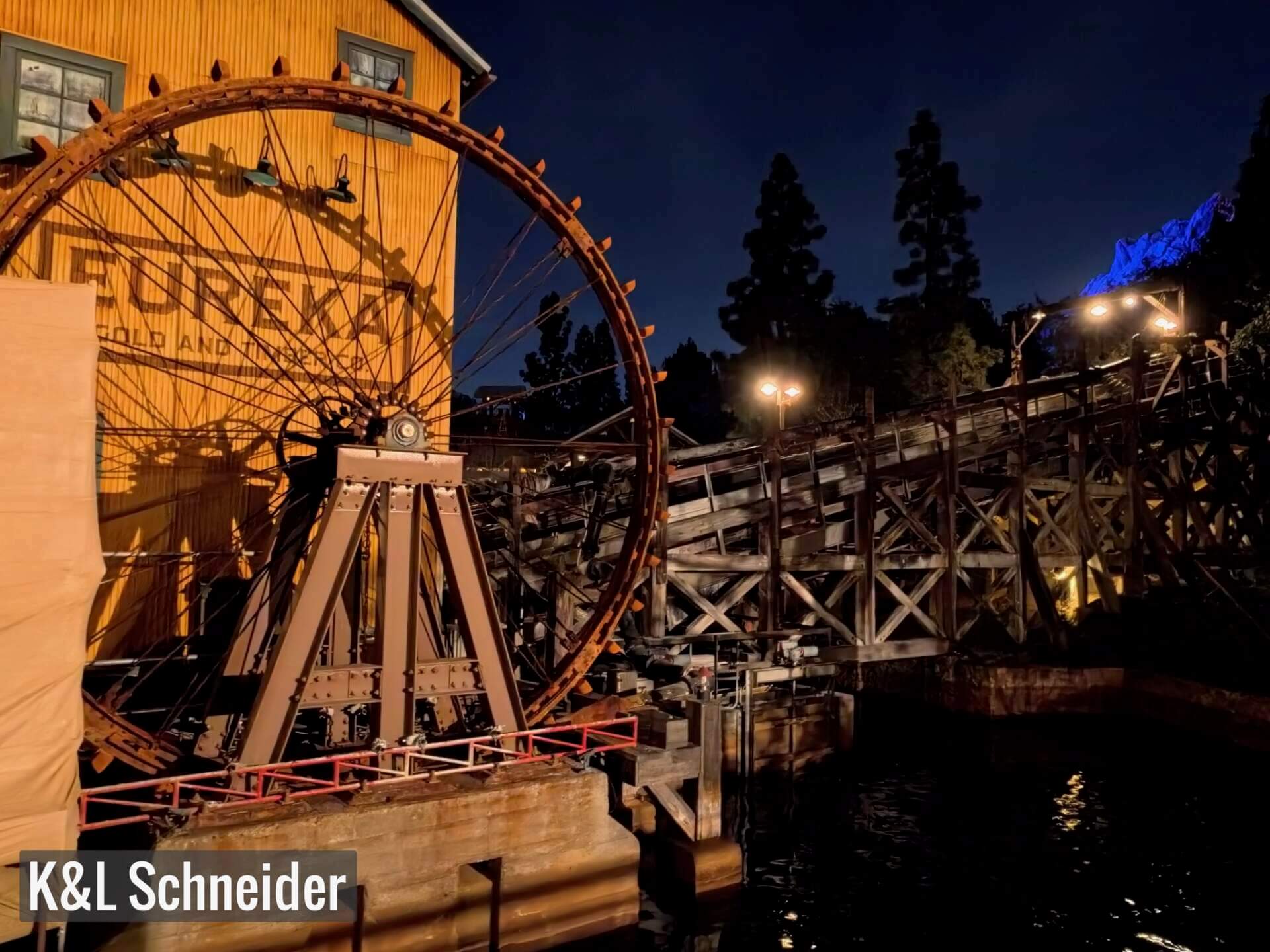 Disneyland Update, DISNEYLAND UPDATE: Less Food, More Walls & A Shift in the Force