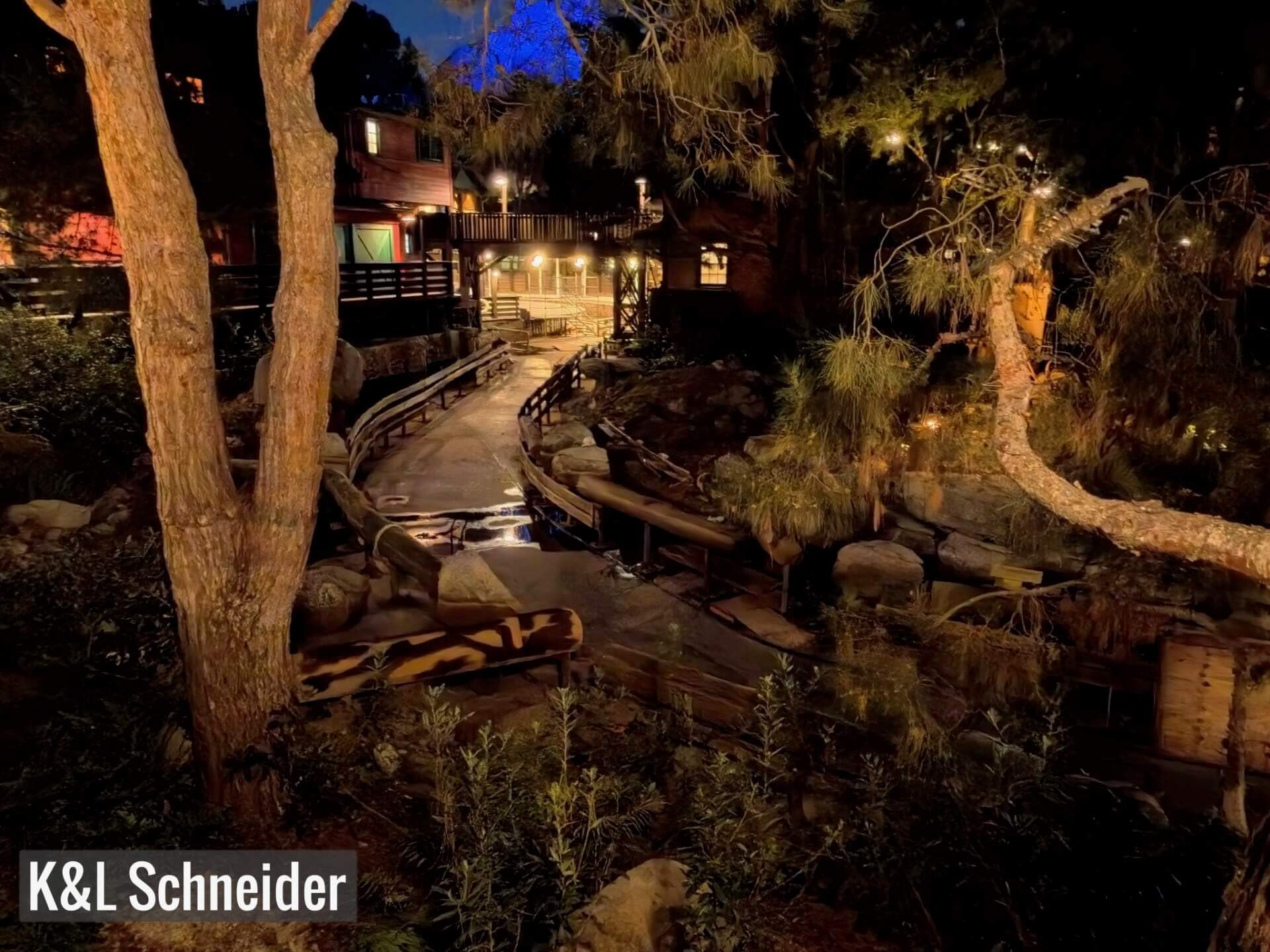 Disneyland Update, DISNEYLAND UPDATE: Less Food, More Walls & A Shift in the Force