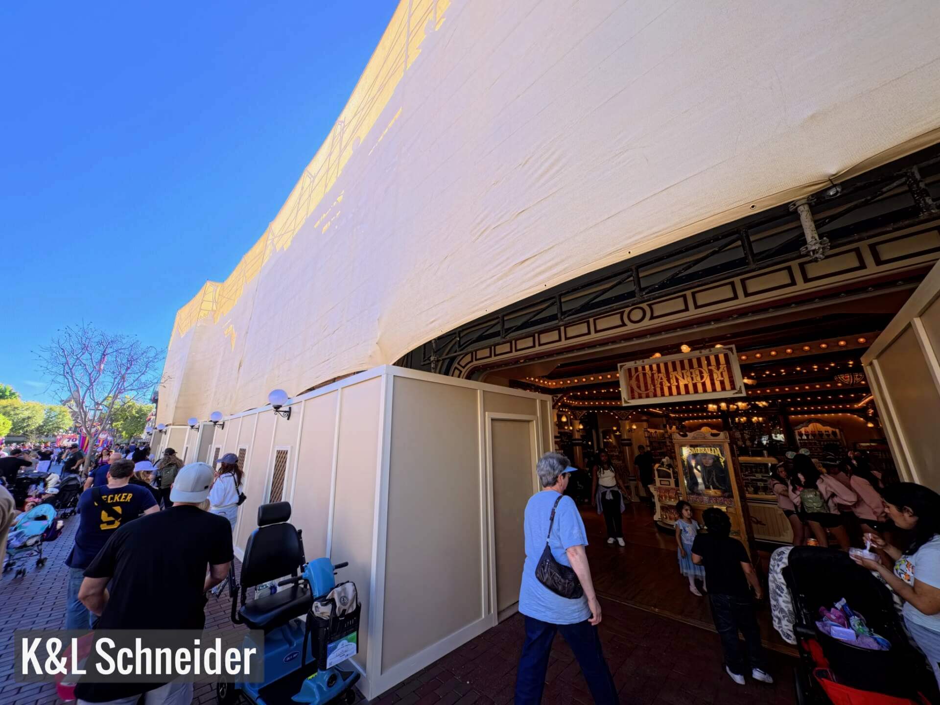 Disneyland Update, DISNEYLAND UPDATE: Less Food, More Walls & A Shift in the Force