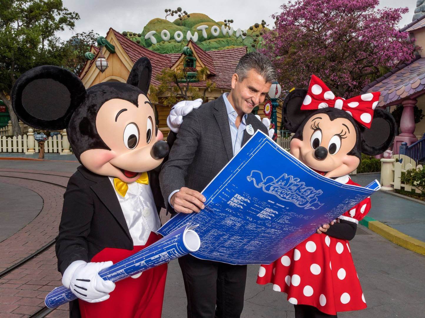 Josh D&rsquo;Amaro, Disney&rsquo;s Succession Gamble: Is Josh D&rsquo;Amaro Ready to Lead After Iger?