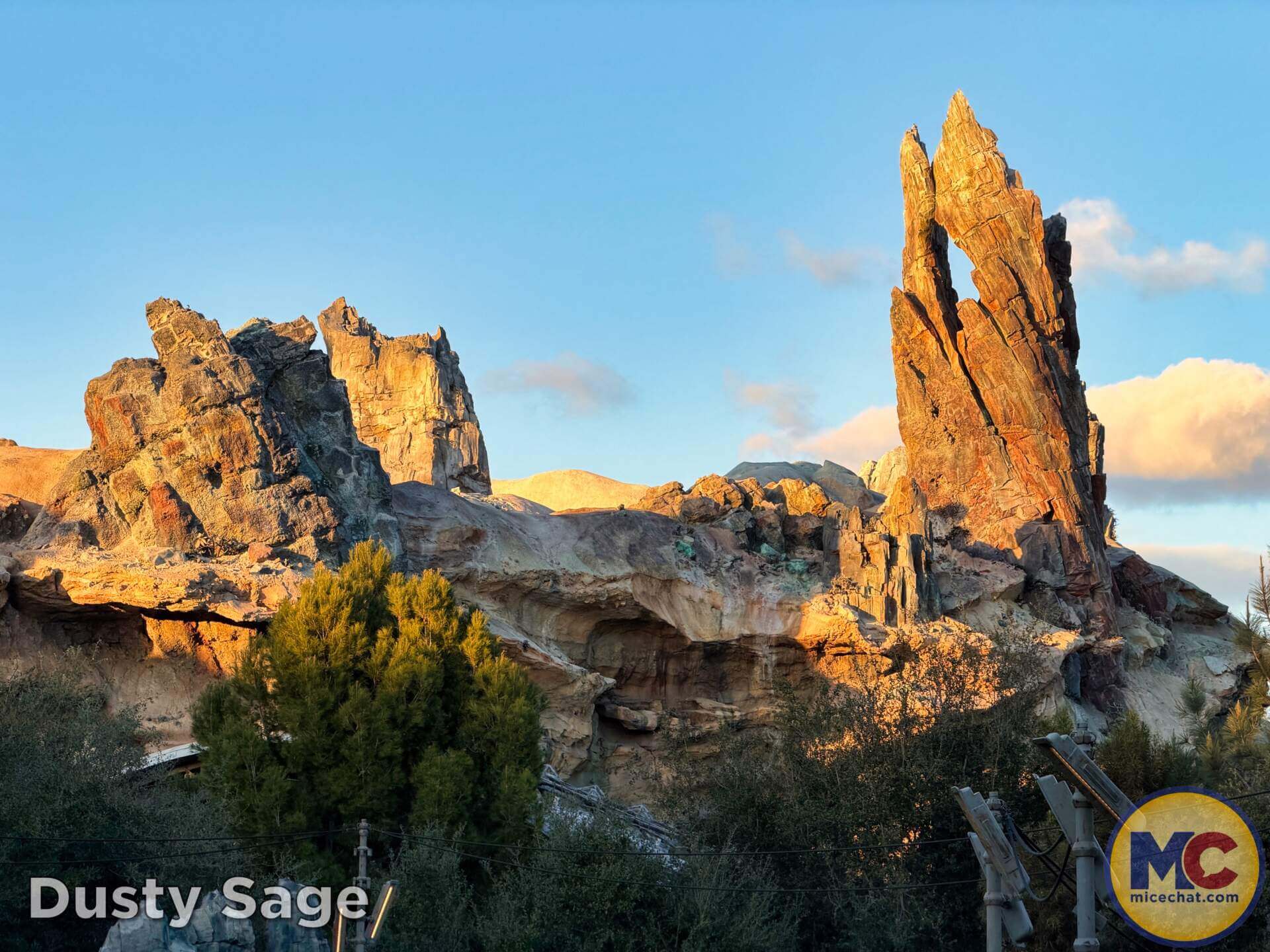 Disneyland, DISNEYLAND UPDATE: Entertainment Gaps, Construction Reveals & Big Changes Ahead