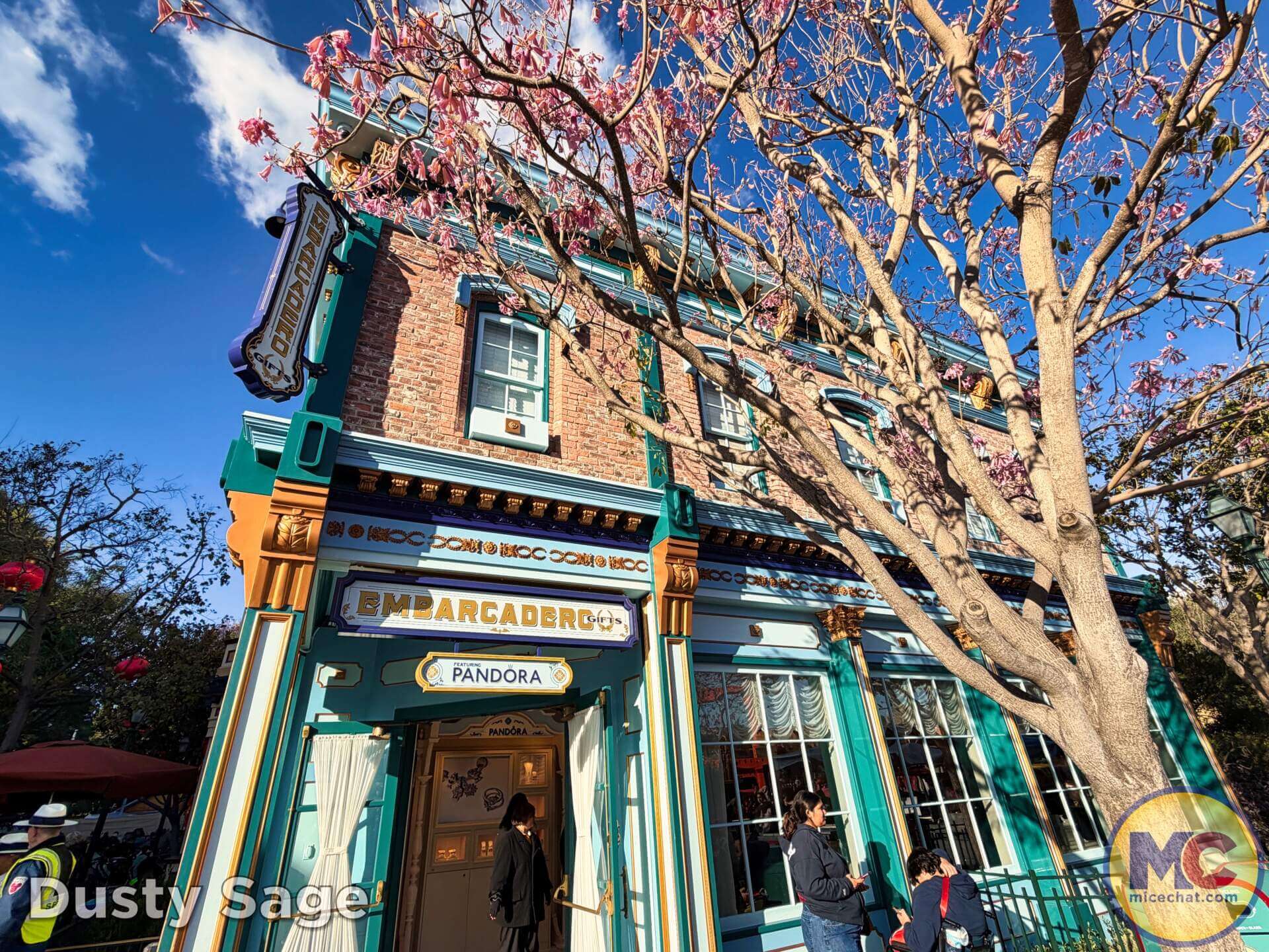 Disneyland, DISNEYLAND UPDATE: Entertainment Gaps, Construction Reveals & Big Changes Ahead
