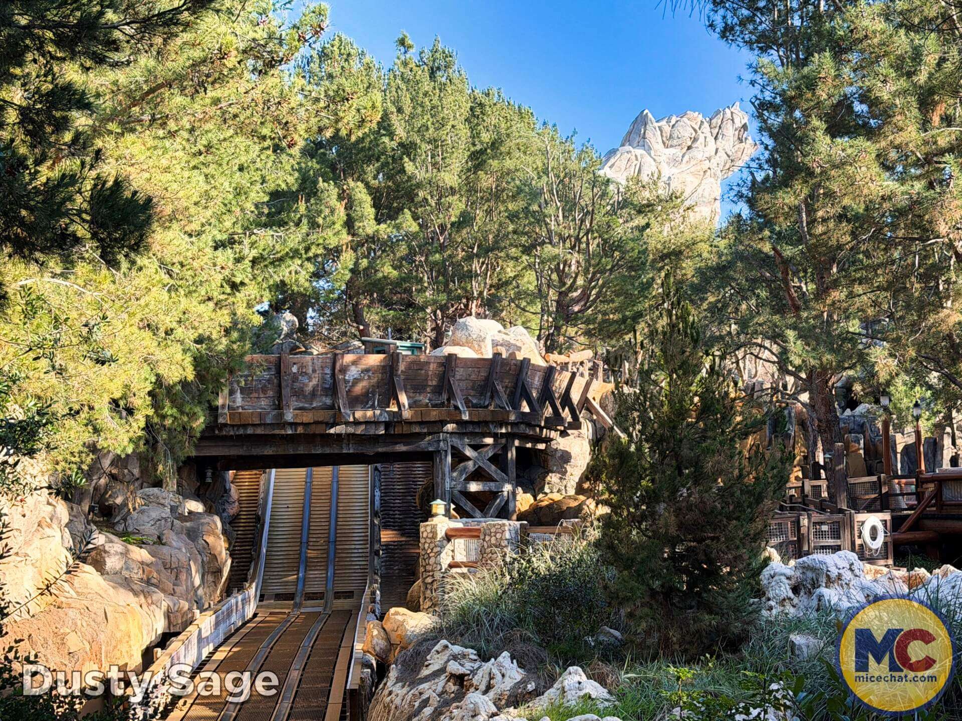 Disneyland, DISNEYLAND UPDATE: Entertainment Gaps, Construction Reveals & Big Changes Ahead