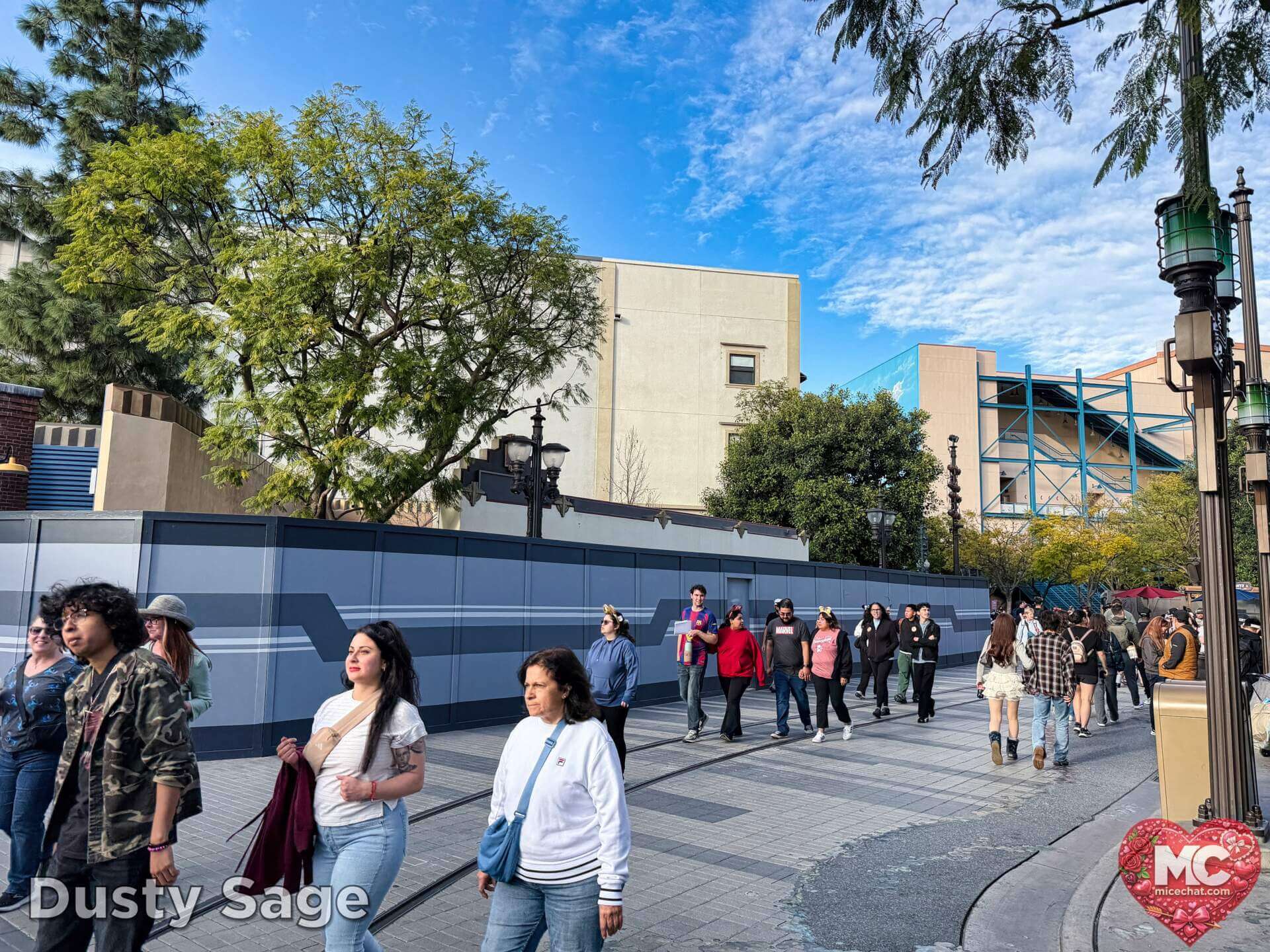 Disneyland Update, DISNEYLAND UPDATE: Sold-Out Parks, Opera House Split & Chaotic Construction
