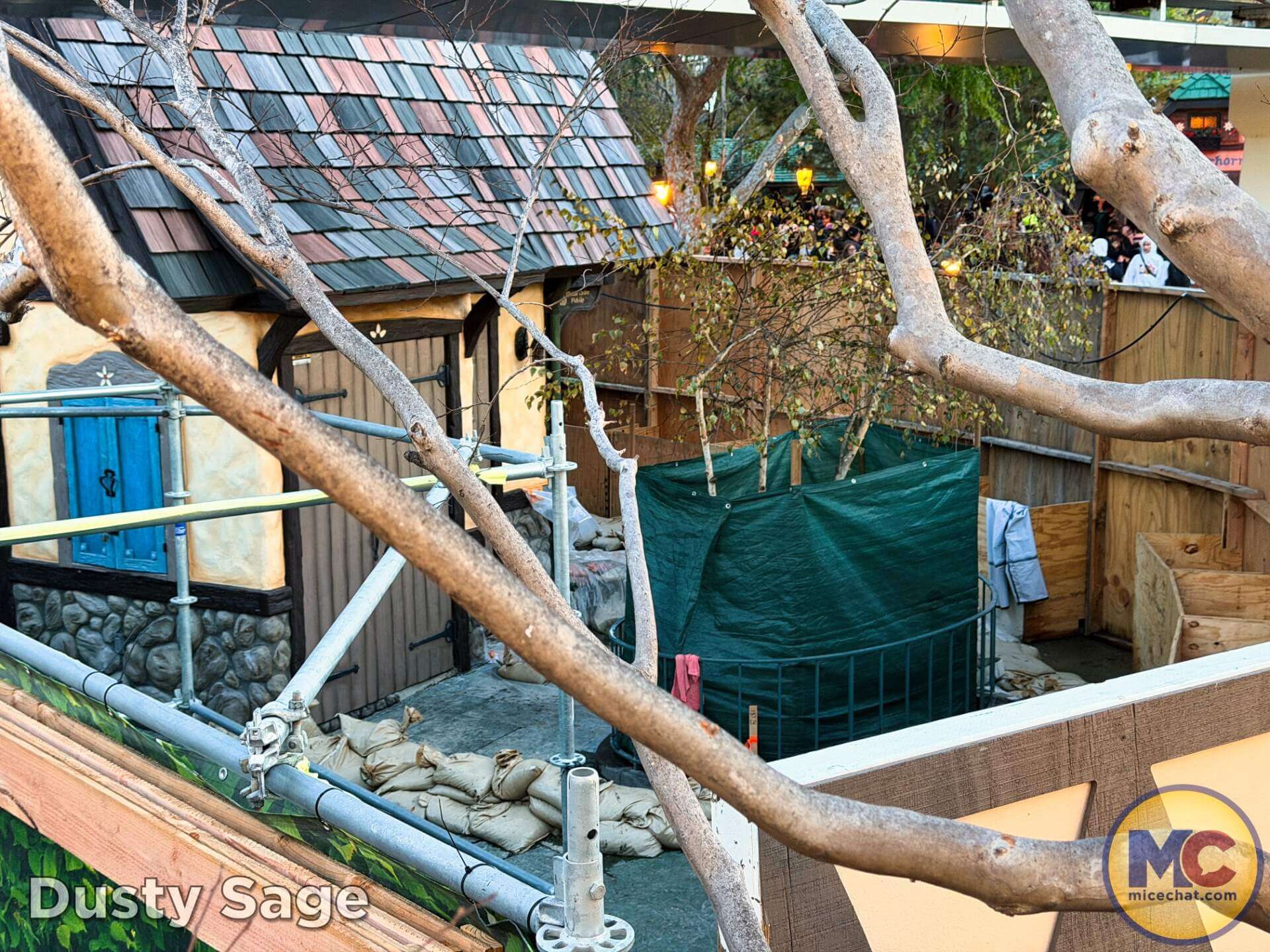 Disneyland, DISNEYLAND UPDATE: Entertainment Gaps, Construction Reveals & Big Changes Ahead