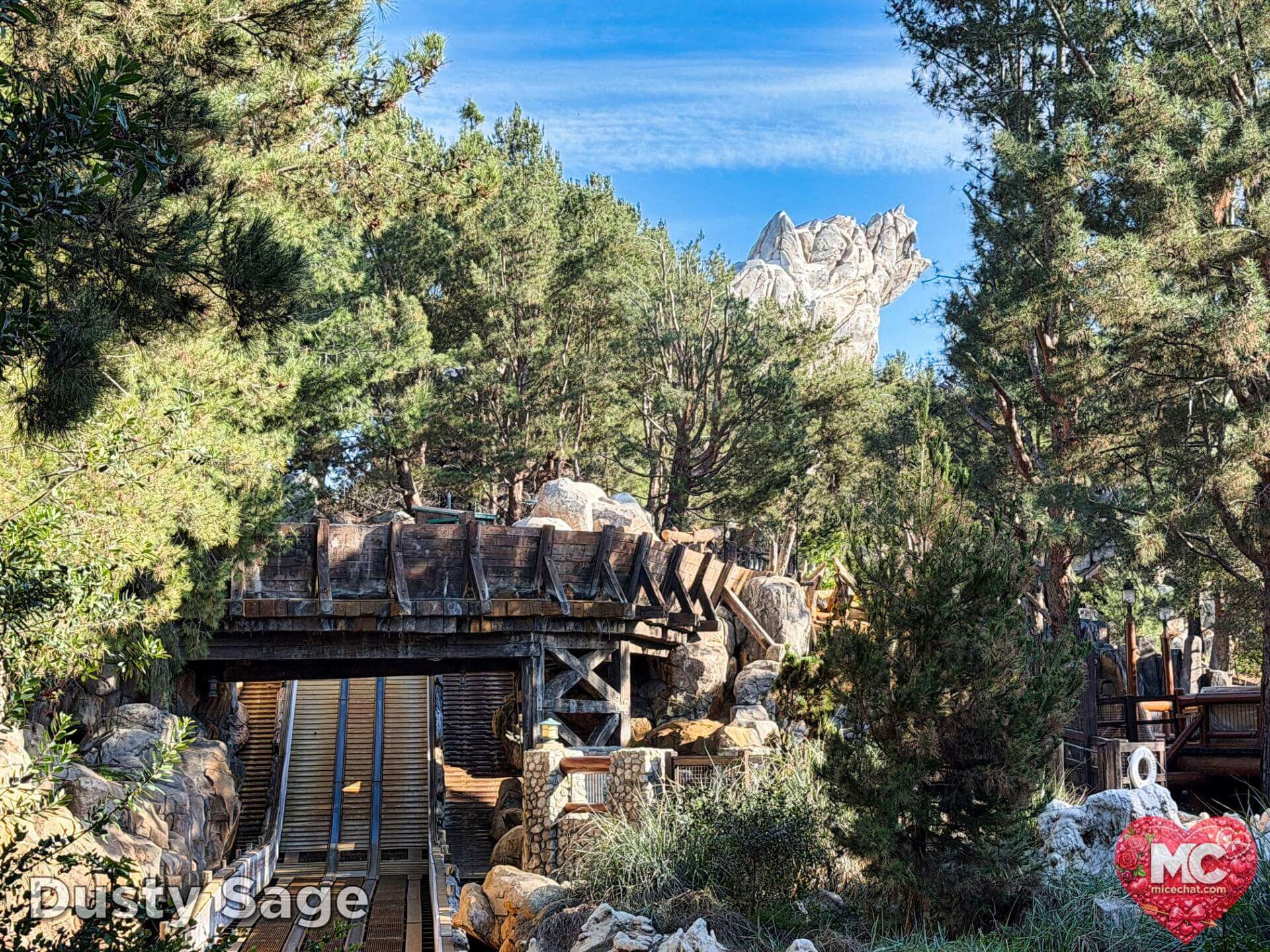 Disneyland Update, DISNEYLAND UPDATE: Sold-Out Parks, Opera House Split & Chaotic Construction
