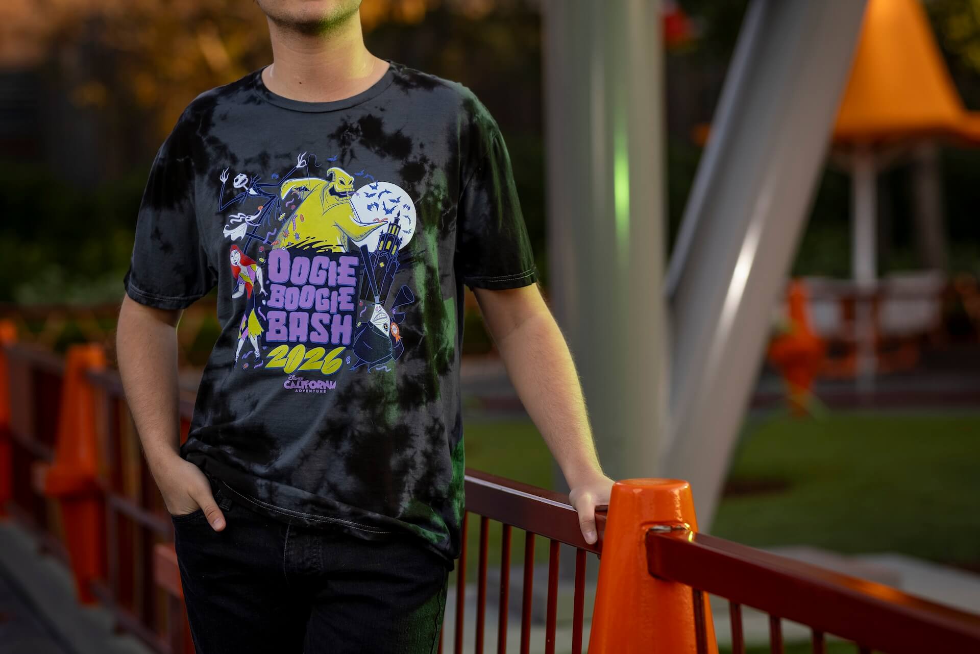 , DISNEYLAND UPDATE: Galaxy&rsquo;s Edge Awakens&mdash;Vader, Music & A New Hope