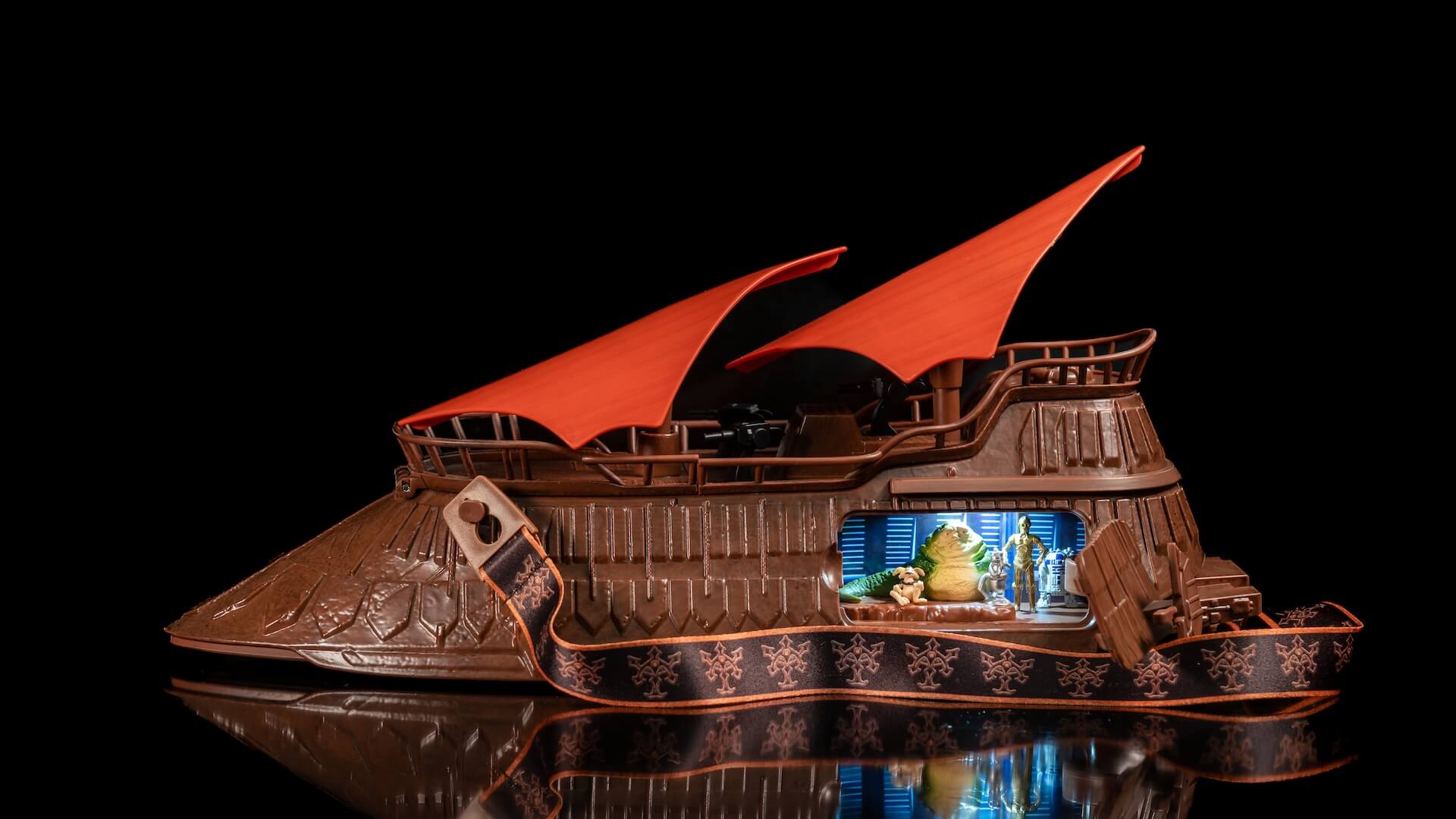 , DISNEYLAND UPDATE: Galaxy&rsquo;s Edge Awakens&mdash;Vader, Music & A New Hope