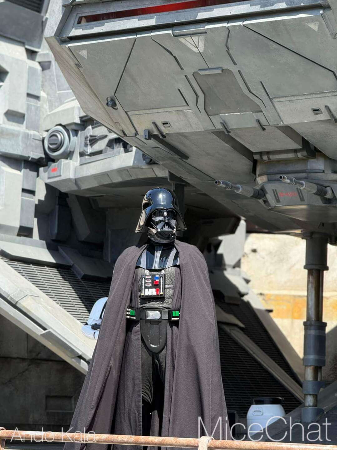 , DISNEYLAND UPDATE: Galaxy&rsquo;s Edge Awakens&mdash;Vader, Music & A New Hope