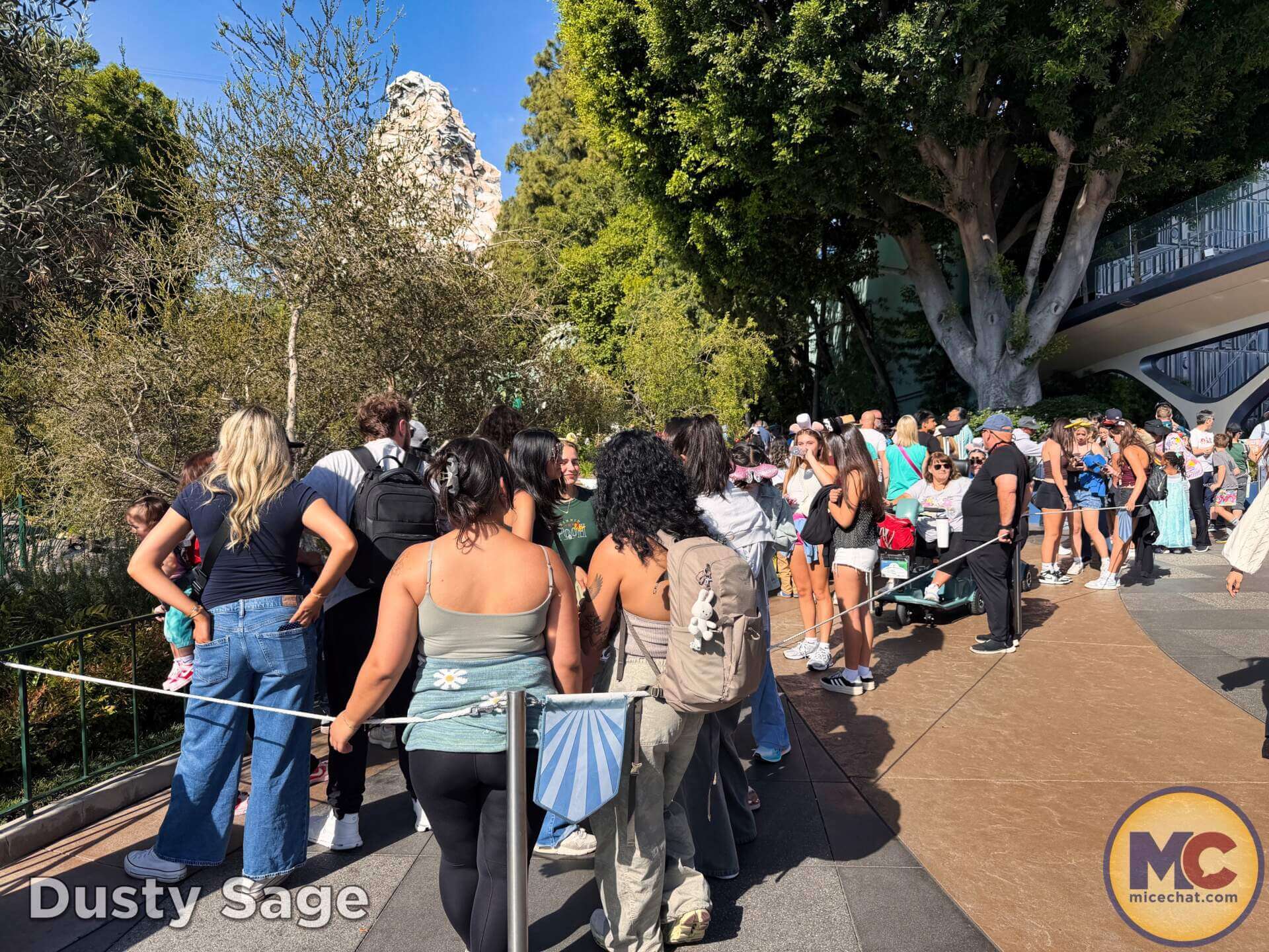 , DISNEYLAND UPDATE: Crowds, Closures & Corporate Cutbacks