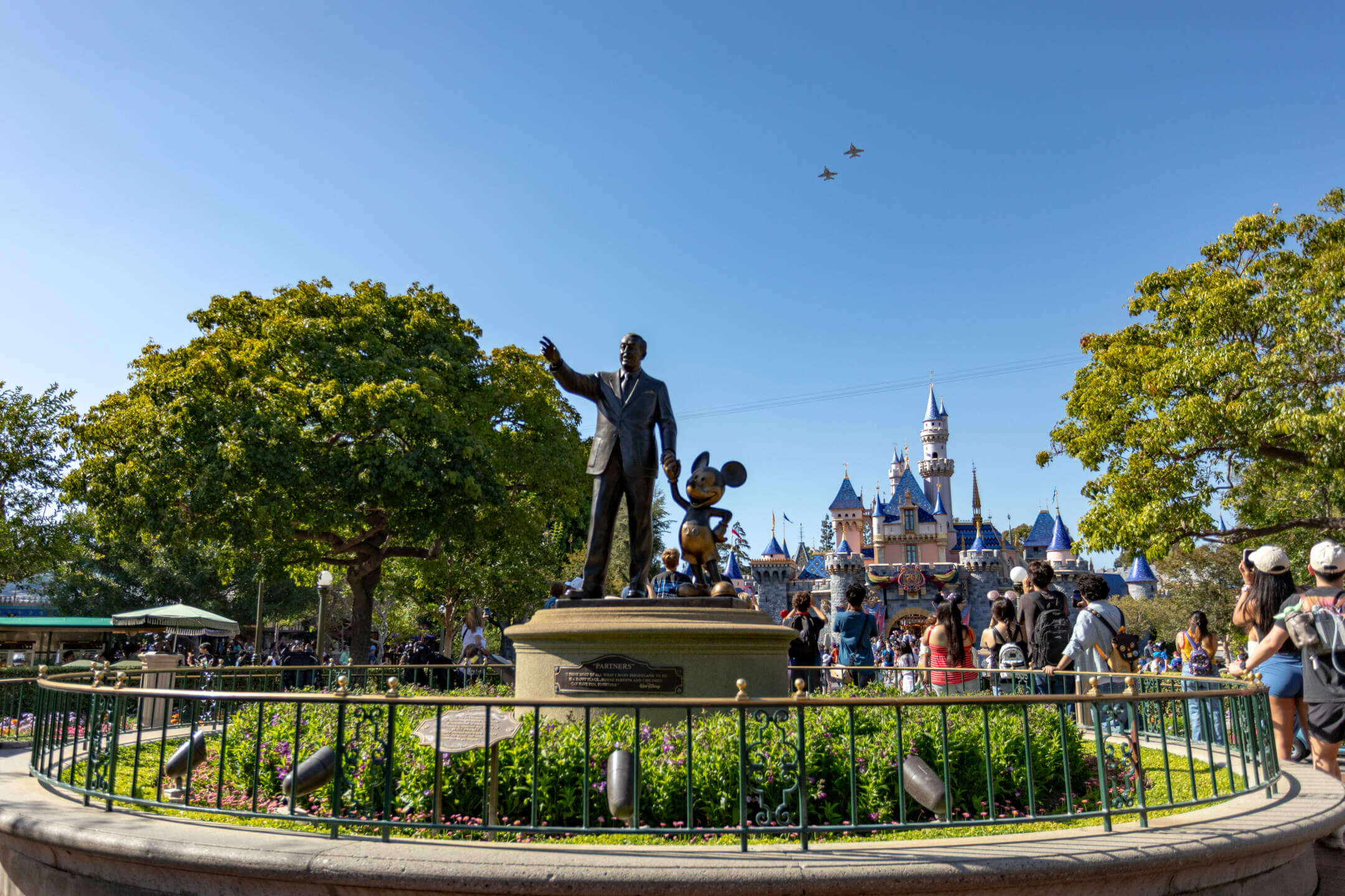 Disneyland, DISNEYLAND UPDATE: Secret Grogu Mode, Coco Walls & An Emergency Next Door