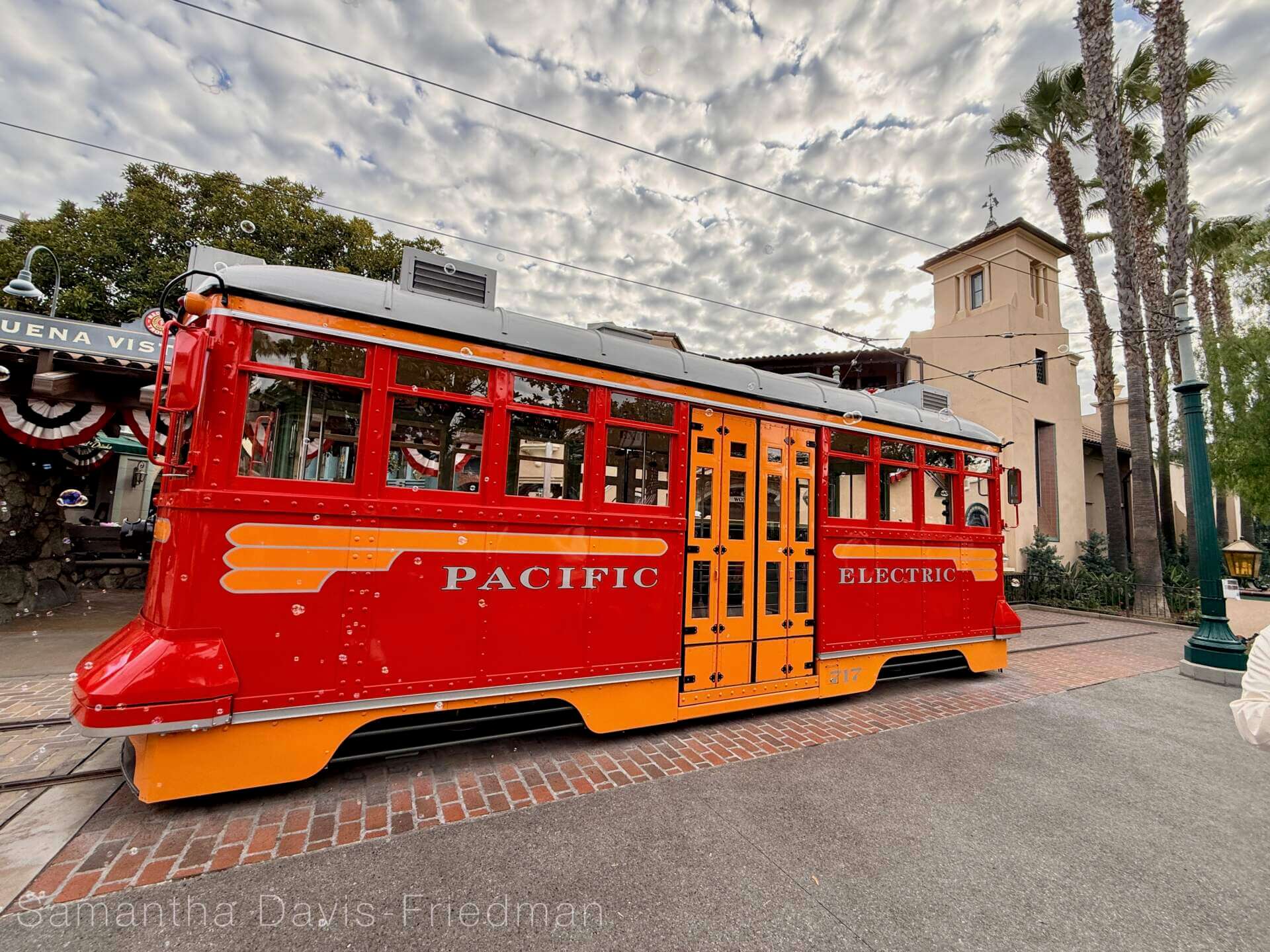 Disneyland News, DISNEYLAND UPDATE: Summer Builds, Shady Spots & Kids Rule