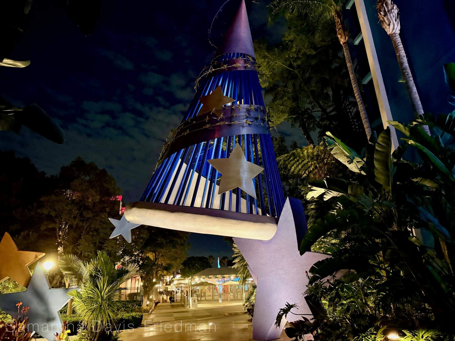 Disneyland News, DISNEYLAND UPDATE: Summer Builds, Shady Spots & Kids Rule