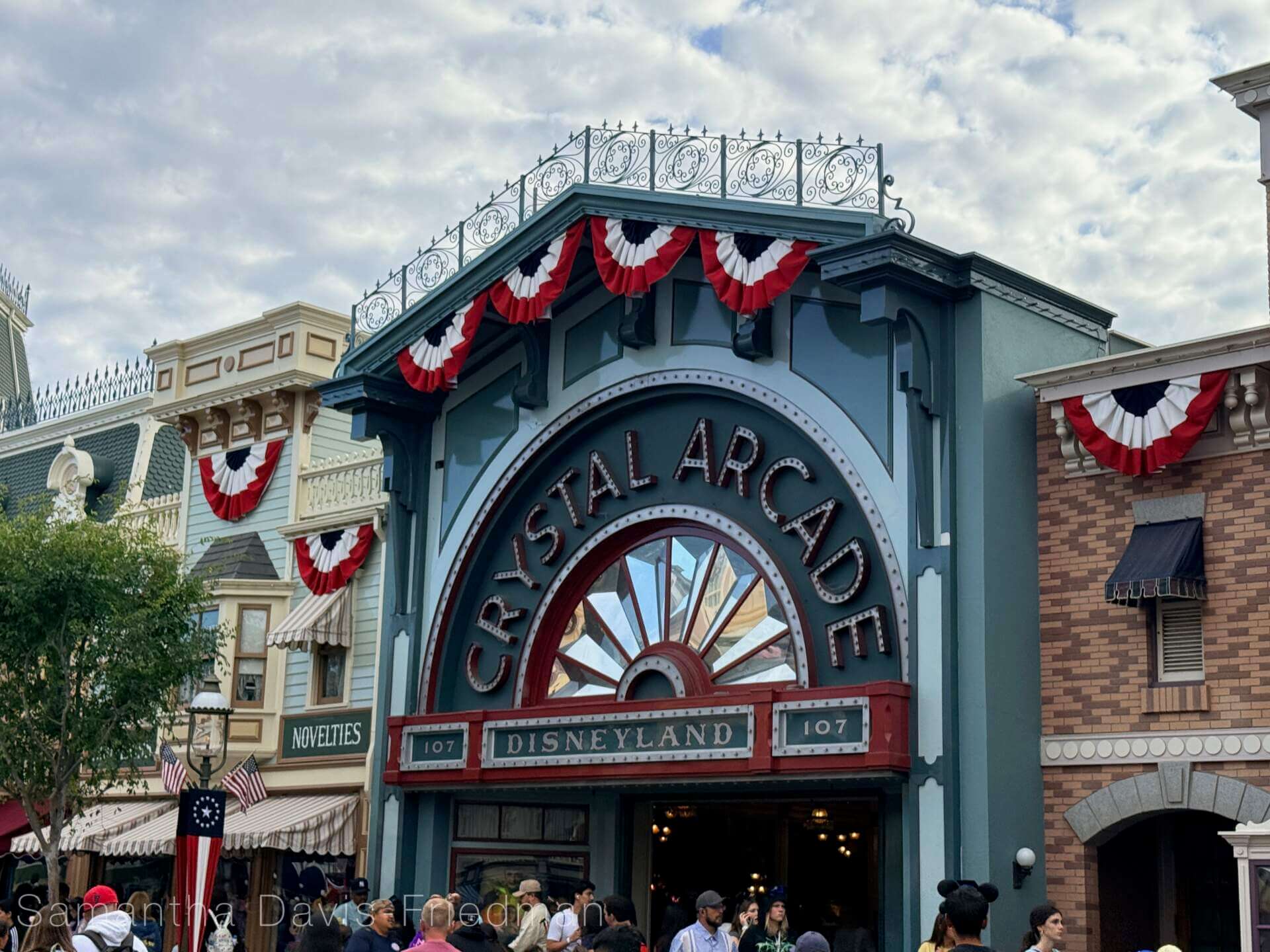 Disneyland News, DISNEYLAND UPDATE: Summer Builds, Shady Spots & Kids Rule