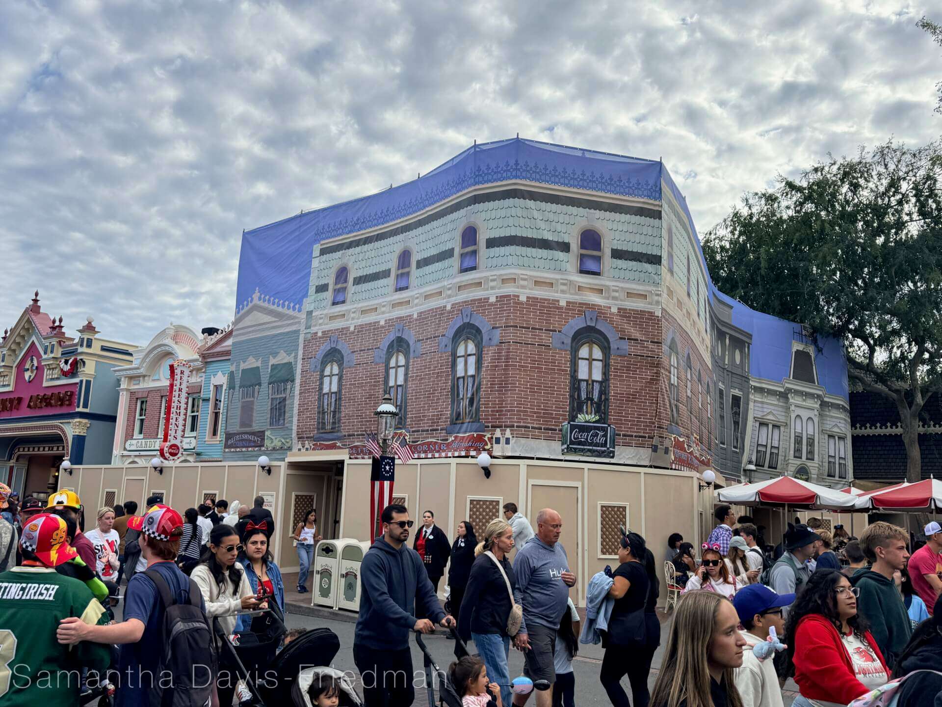 Disneyland News, DISNEYLAND UPDATE: Summer Builds, Shady Spots & Kids Rule