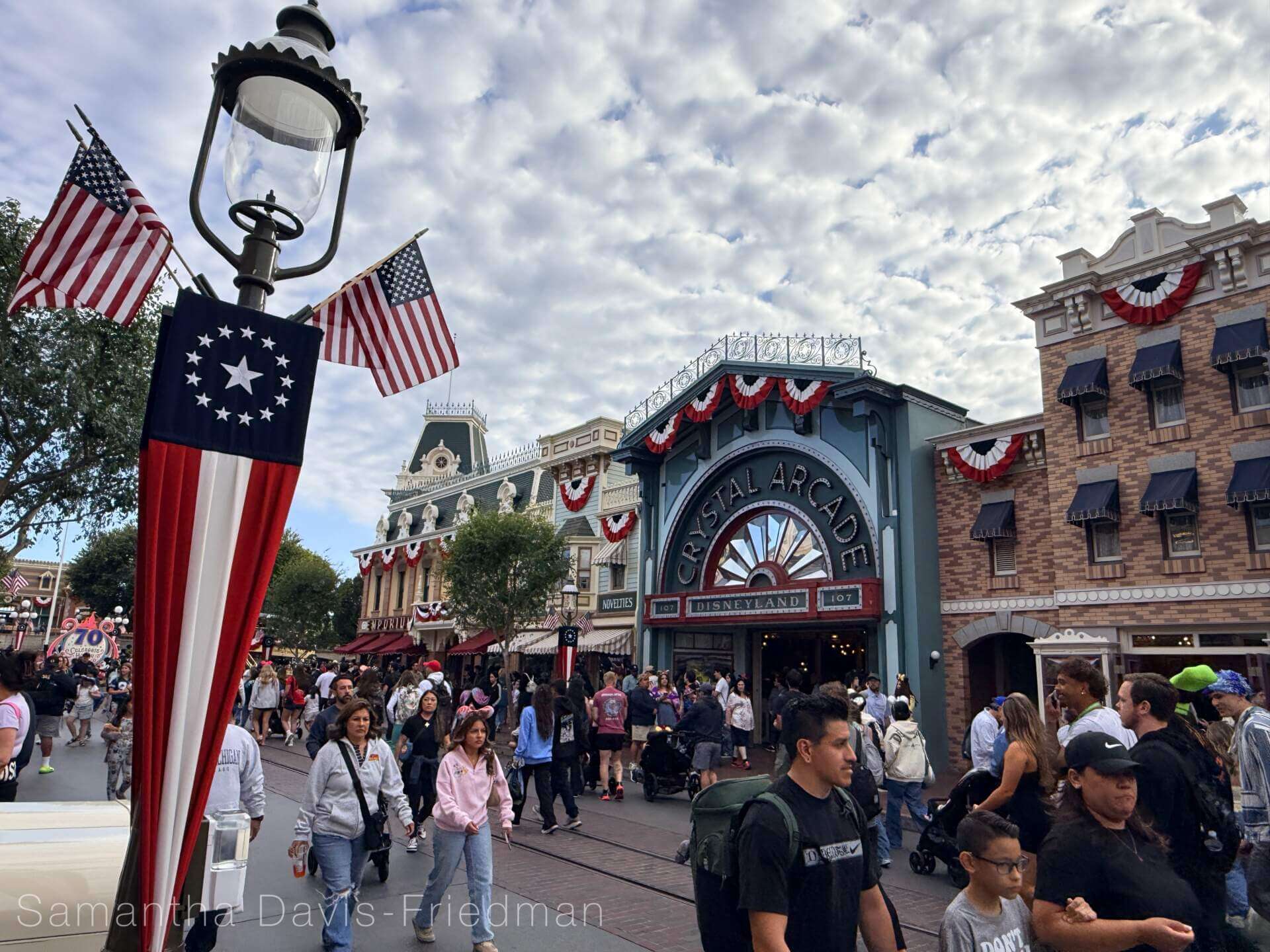 Disneyland News, DISNEYLAND UPDATE: Summer Builds, Shady Spots & Kids Rule