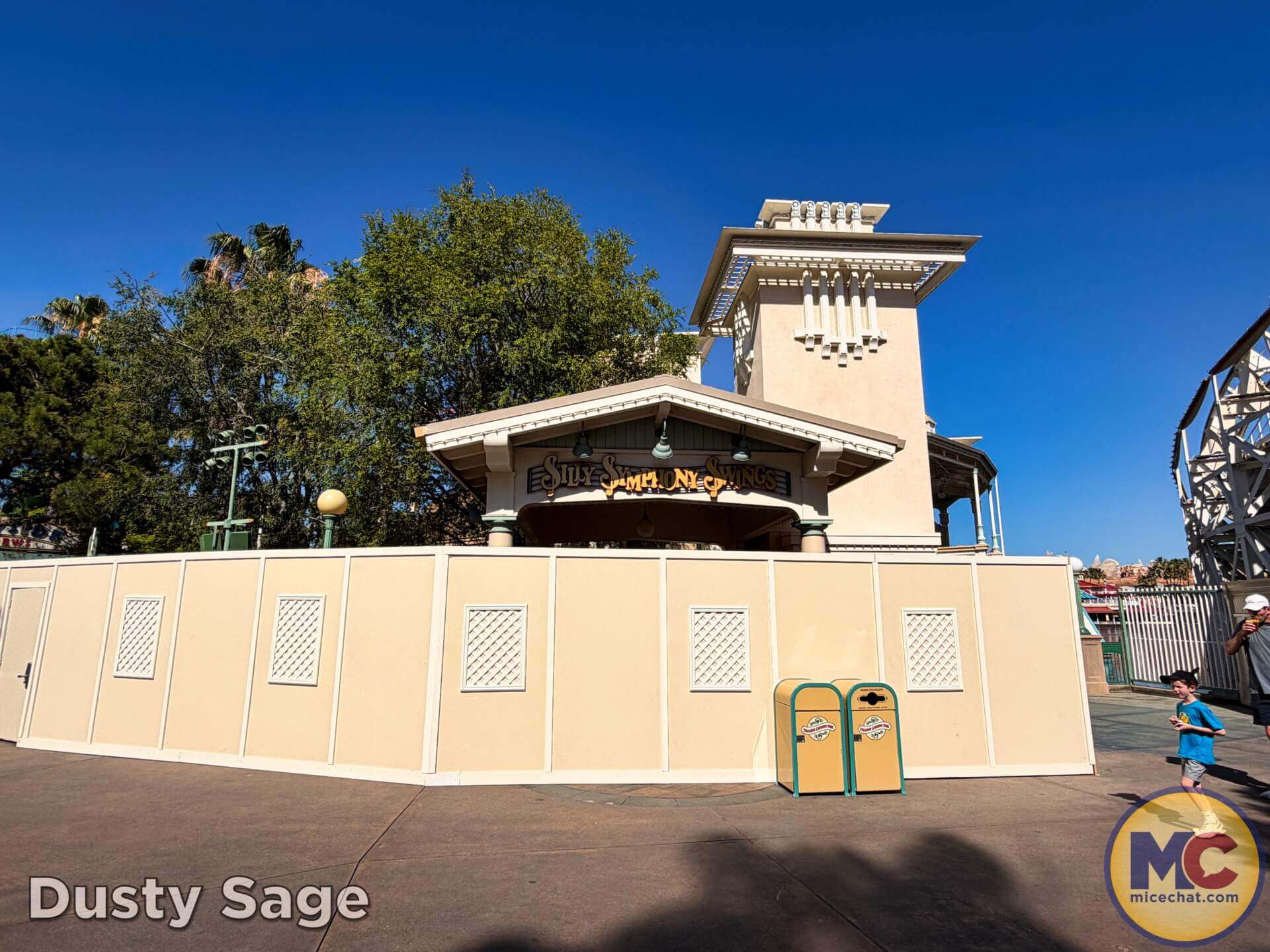 , DISNEYLAND UPDATE: Autopia Sparks, Star Wars Snarls & Summer Starts