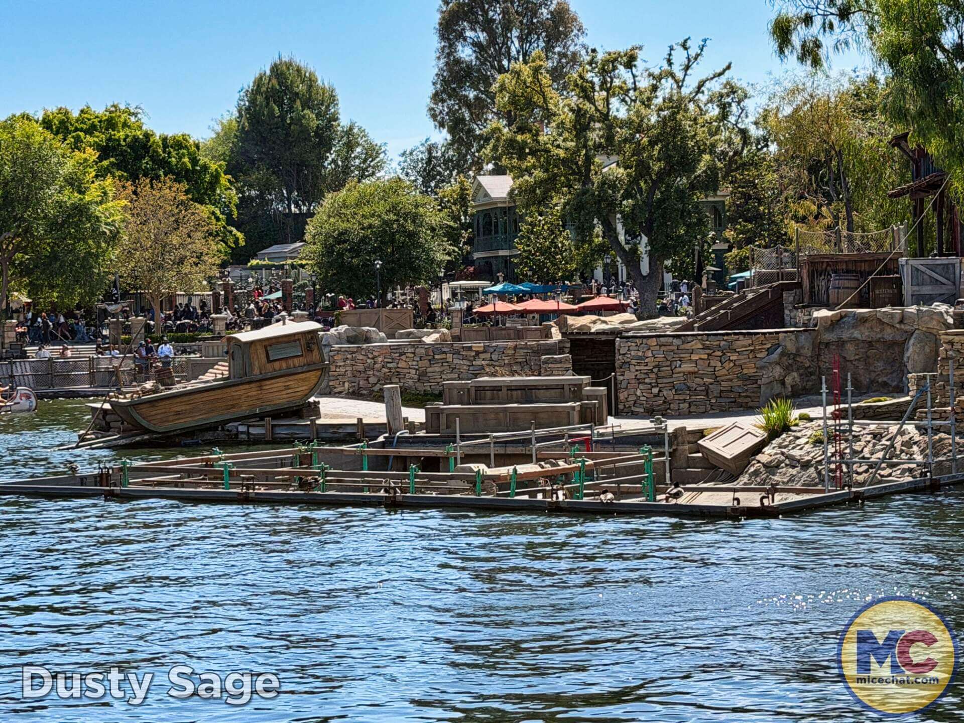 Disneyland News, DISNEYLAND UPDATE: Summer Builds, Shady Spots & Kids Rule