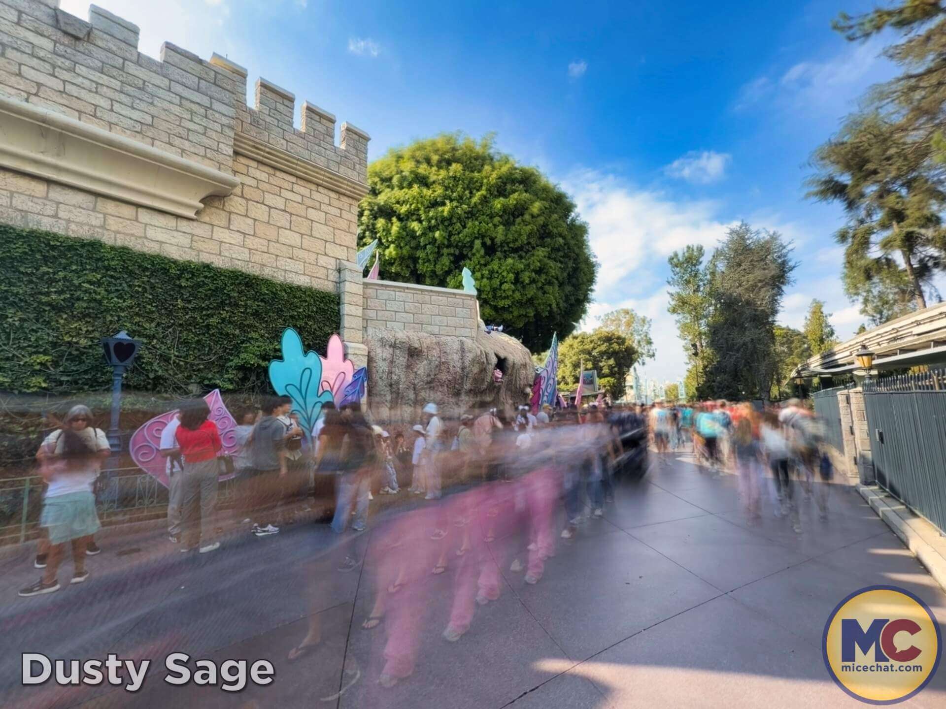 Disneyland, DISNEYLAND UPDATE: Hot Days, Cool Crowds & Summer Shakeups