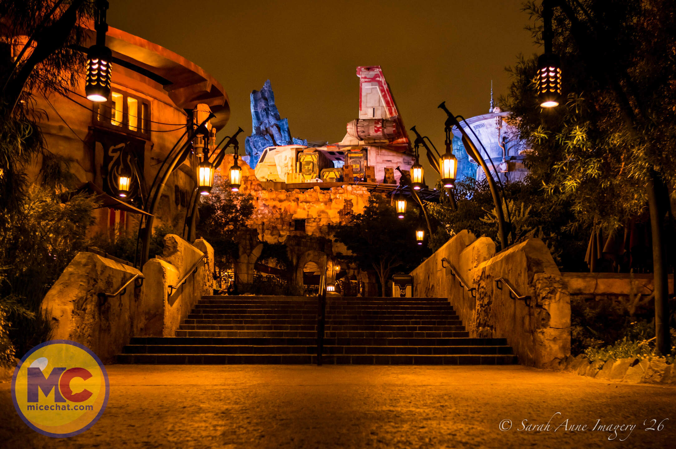 , DISNEYLAND UPDATE: Galaxy&rsquo;s Edge Awakens&mdash;Vader, Music & A New Hope