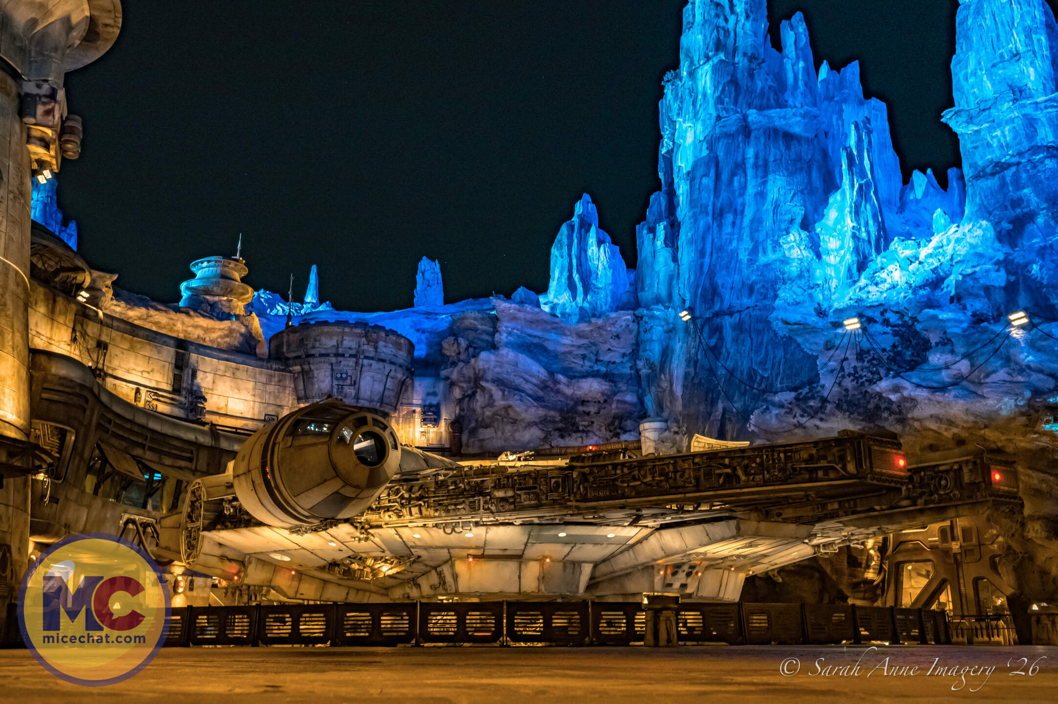 , DISNEYLAND UPDATE: Galaxy&rsquo;s Edge Awakens&mdash;Vader, Music & A New Hope