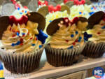 Disneyland Red white and blue food cupcake 2 MiceChat