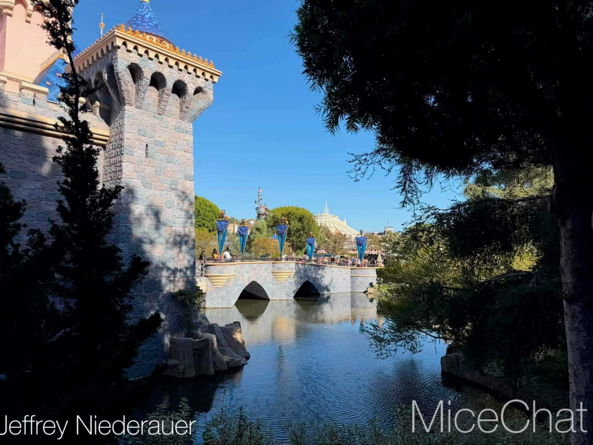 Disneyland, DISNEYLAND UPDATE: Hot Days, Cool Crowds & Summer Shakeups