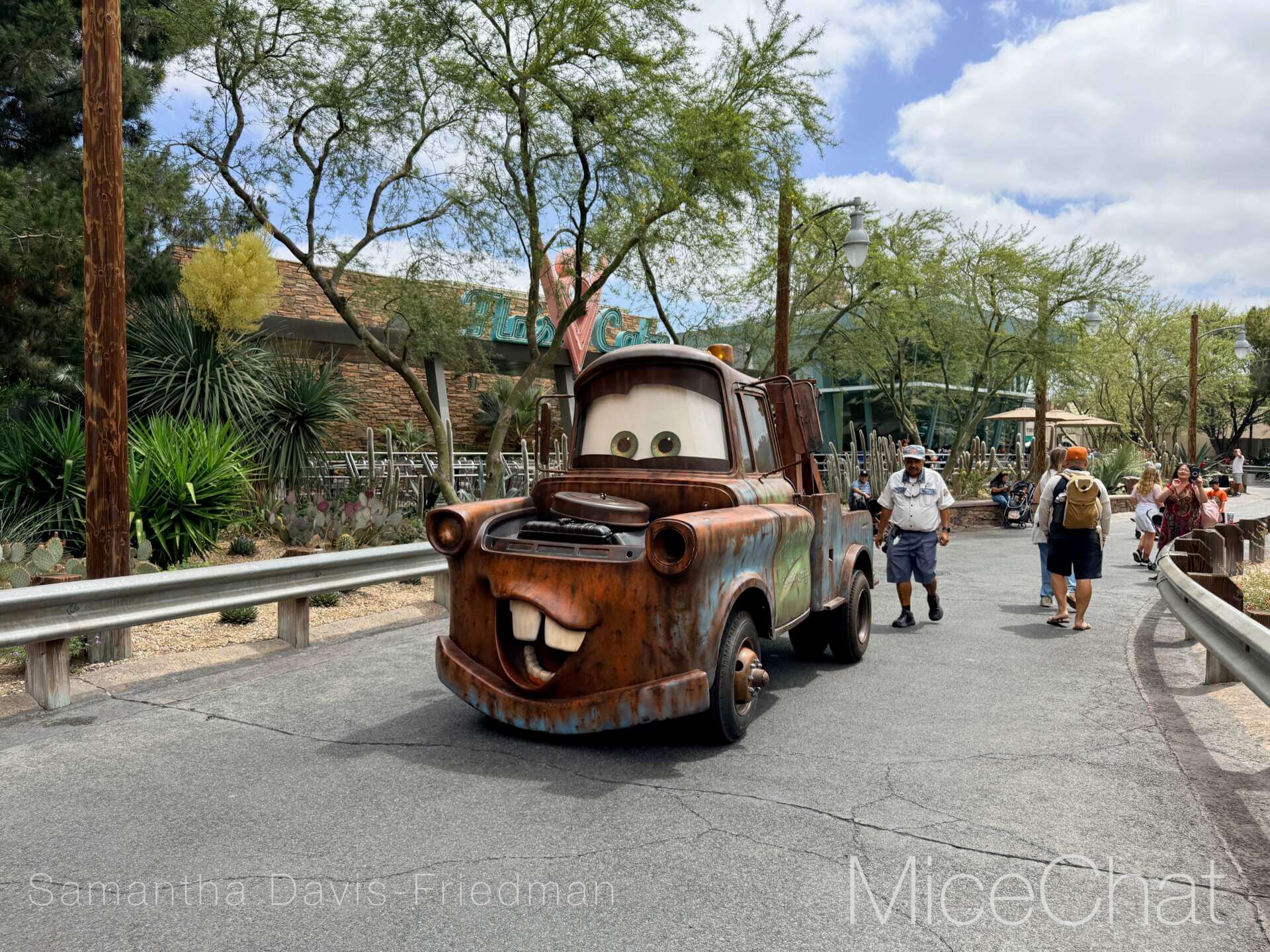 , DISNEYLAND UPDATE: A Pirate’s Glitch for Me, The Billionth Guest, &  Cheap Sell-Out