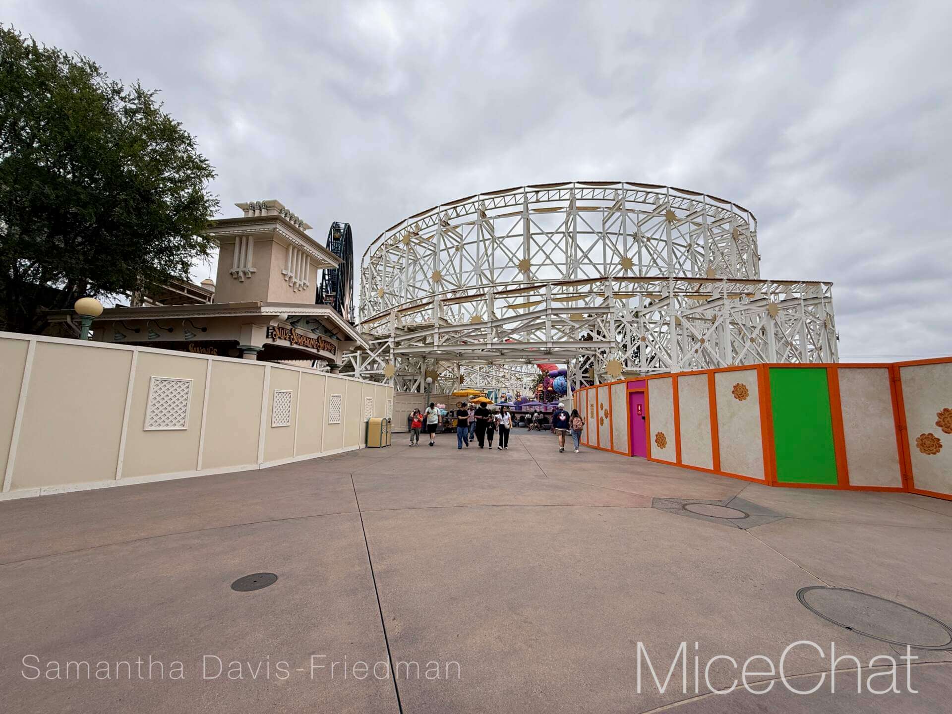 , DISNEYLAND UPDATE: A Pirate’s Glitch for Me, The Billionth Guest, &  Cheap Sell-Out