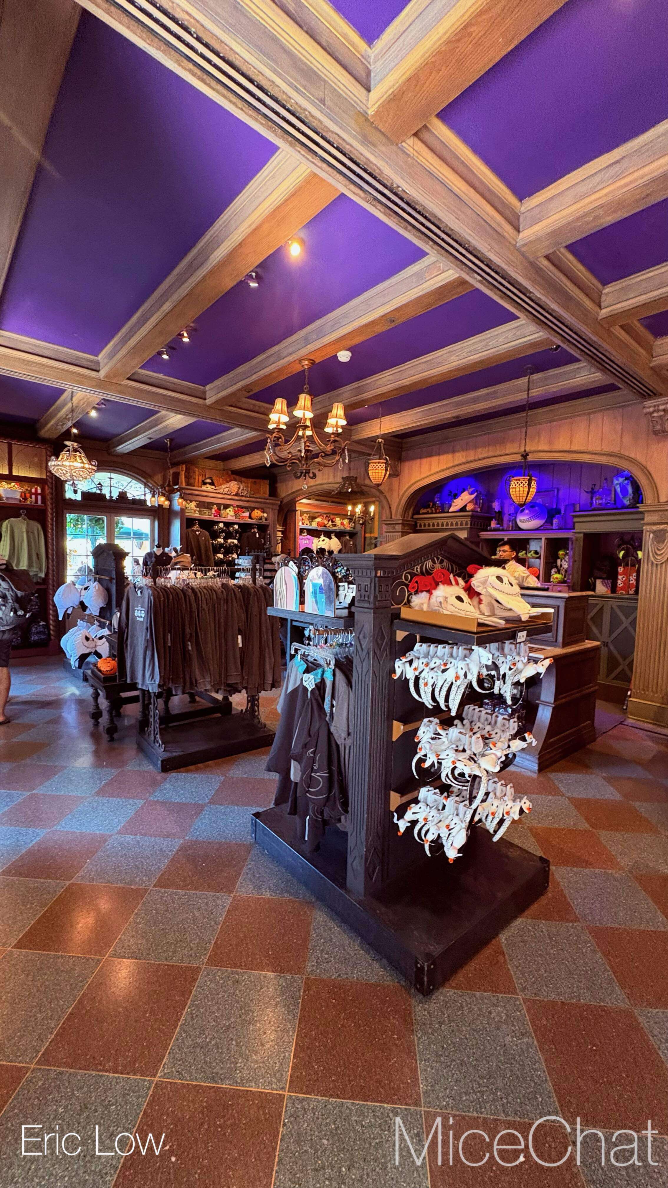 Disneyland, DISNEYLAND UPDATE: Hot Days, Cool Crowds & Summer Shakeups