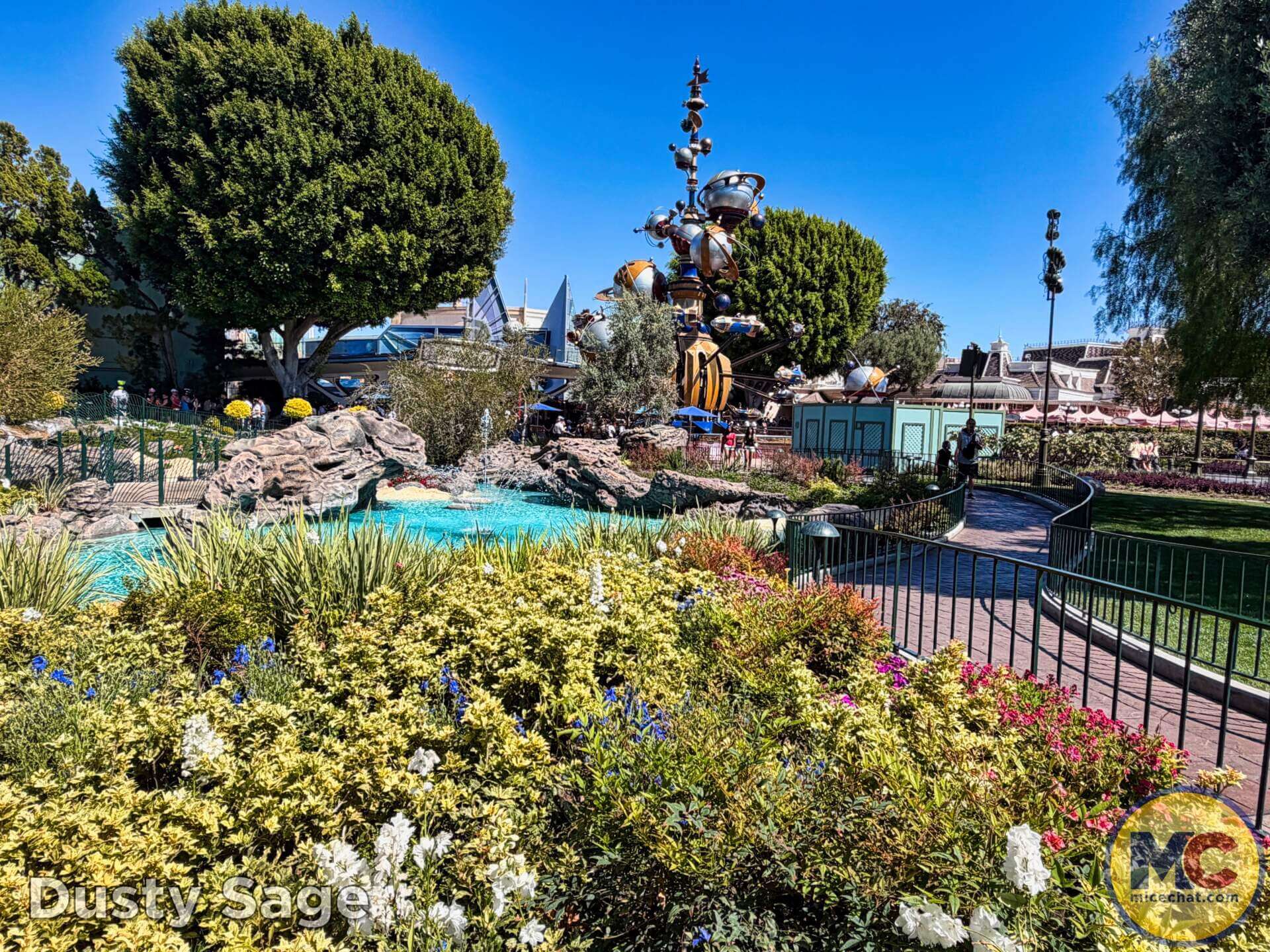 Disneyland, DISNEYLAND UPDATE: Hot Days, Cool Crowds & Summer Shakeups