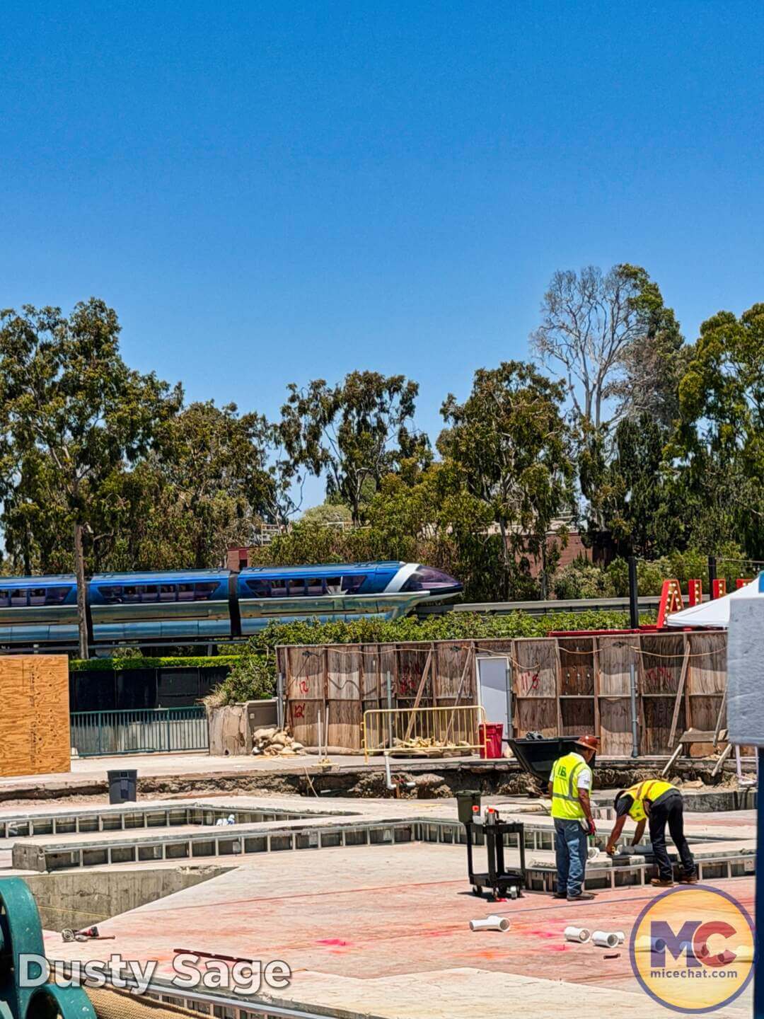 Disneyland, DISNEYLAND UPDATE: Hot Days, Cool Crowds & Summer Shakeups