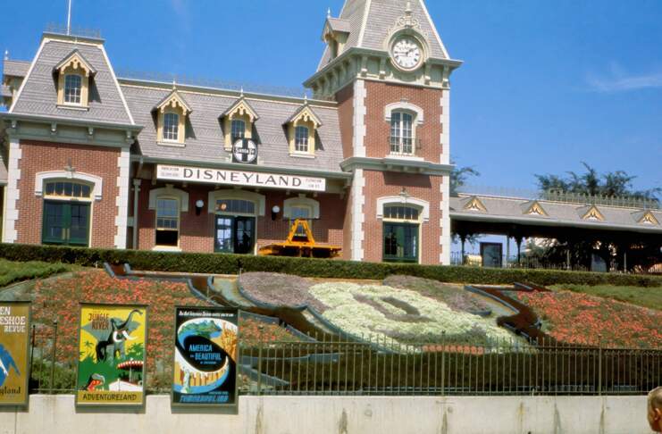 Yesterland: “Population: 22,000,000” — a Visit to Disneyland in 1960 Yesterland: “Population: 22,000,000” — a Visit to Disneyland in 1960