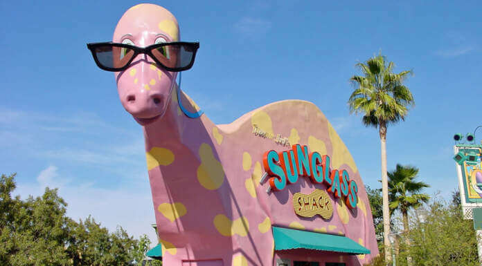 Yesterland: Dinosaur Jack’s Sunglass Shack on Route 66 at Paradise Pier Yesterland: Dinosaur Jack’s Sunglass Shack on Route 66 at Paradise Pier
