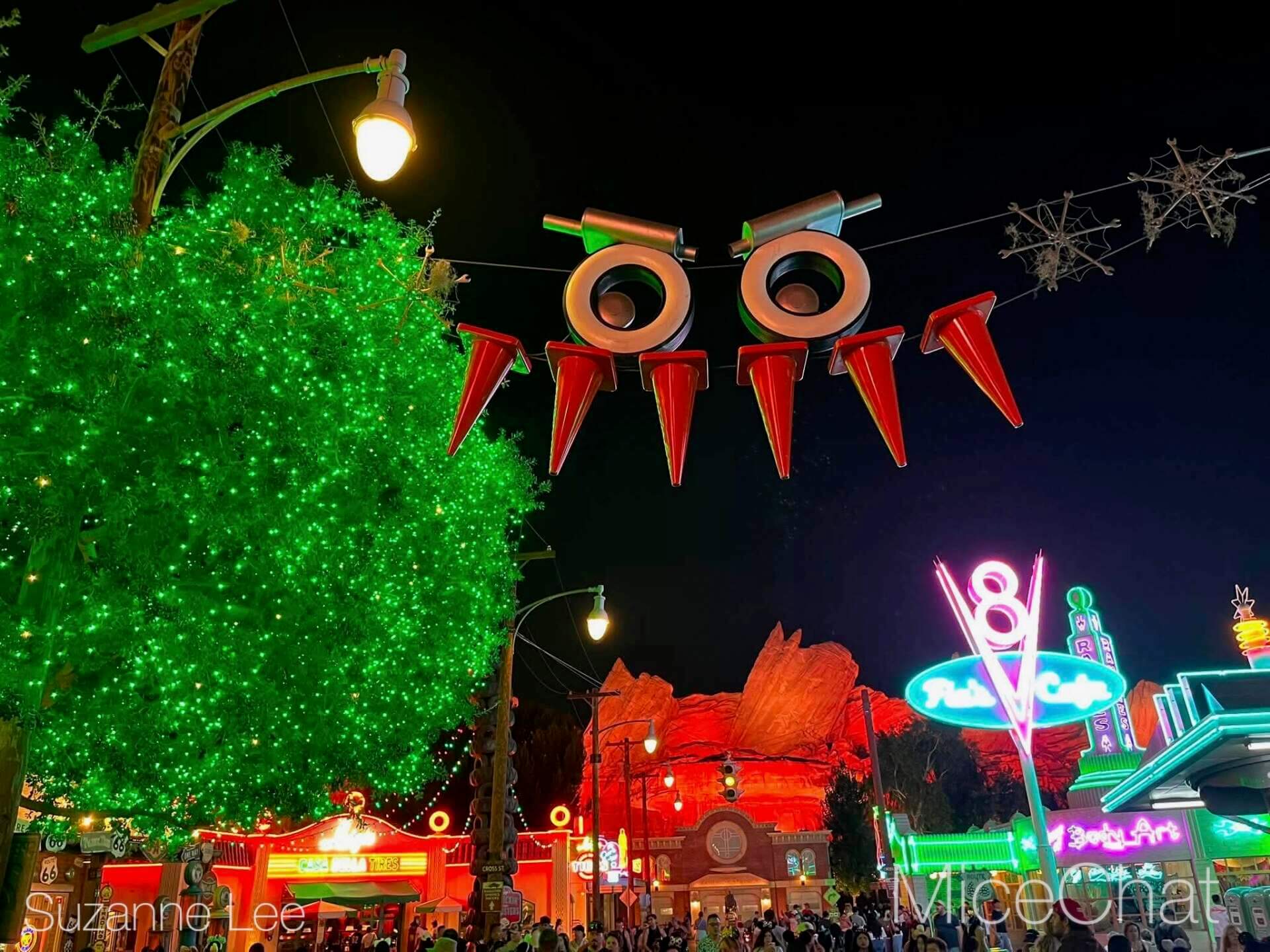 Halloween banners and garland at Disney California Adventure
