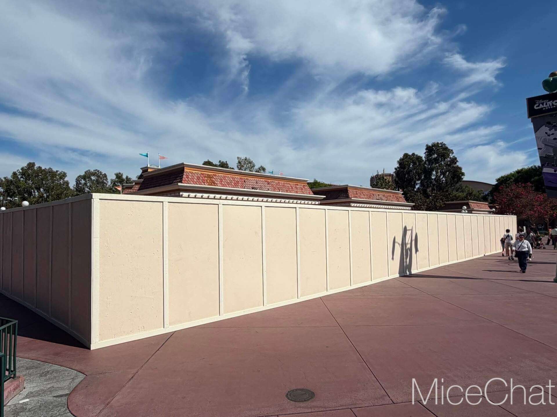 , DISNEYLAND UPDATE – Melting Into Halloween, Iger Gets a Window, and Penny the Mastodon