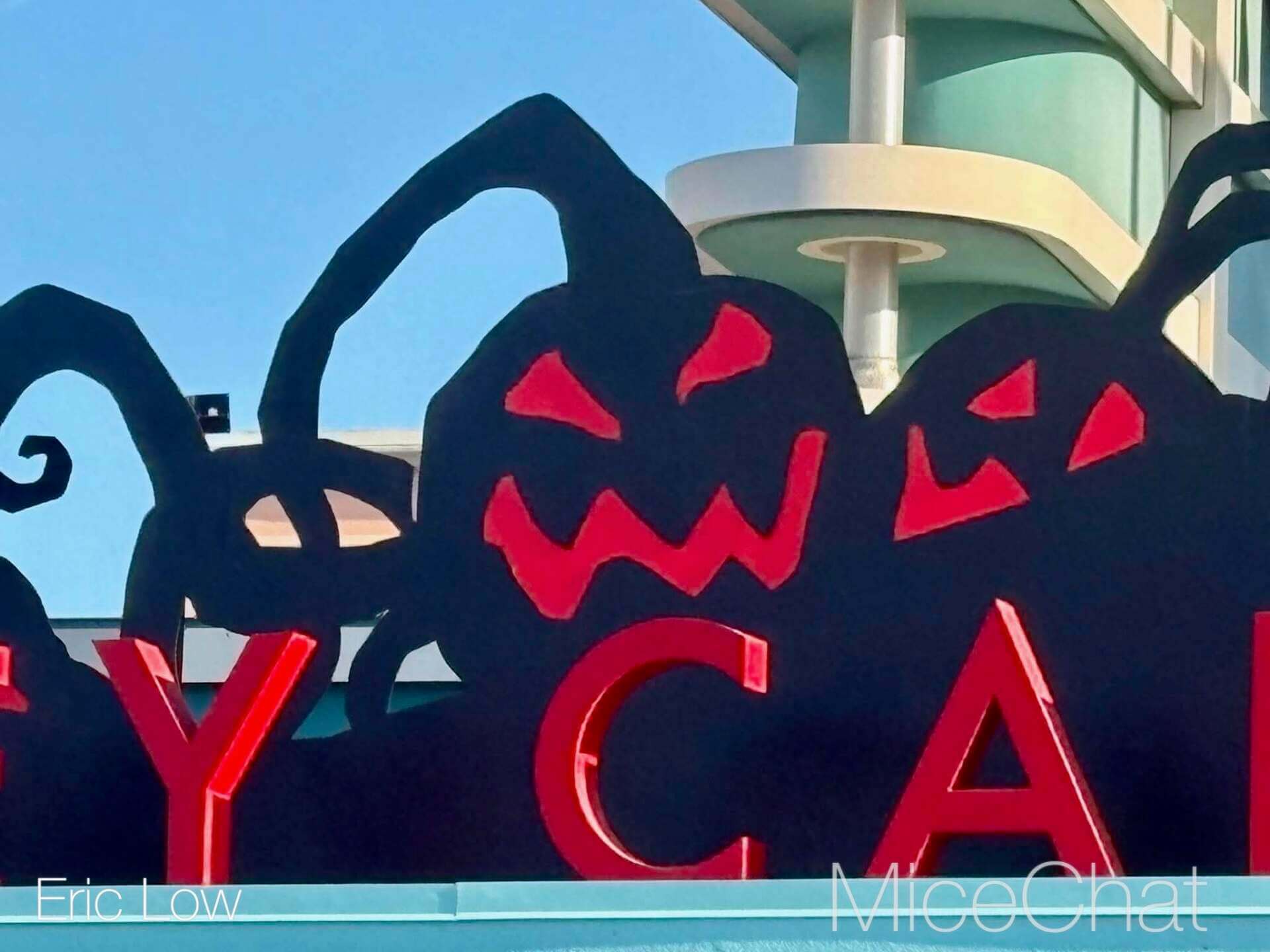 , DISNEYLAND UPDATE: Bats Over Buena Vista St., Farewell to 70 & D23 Descends!