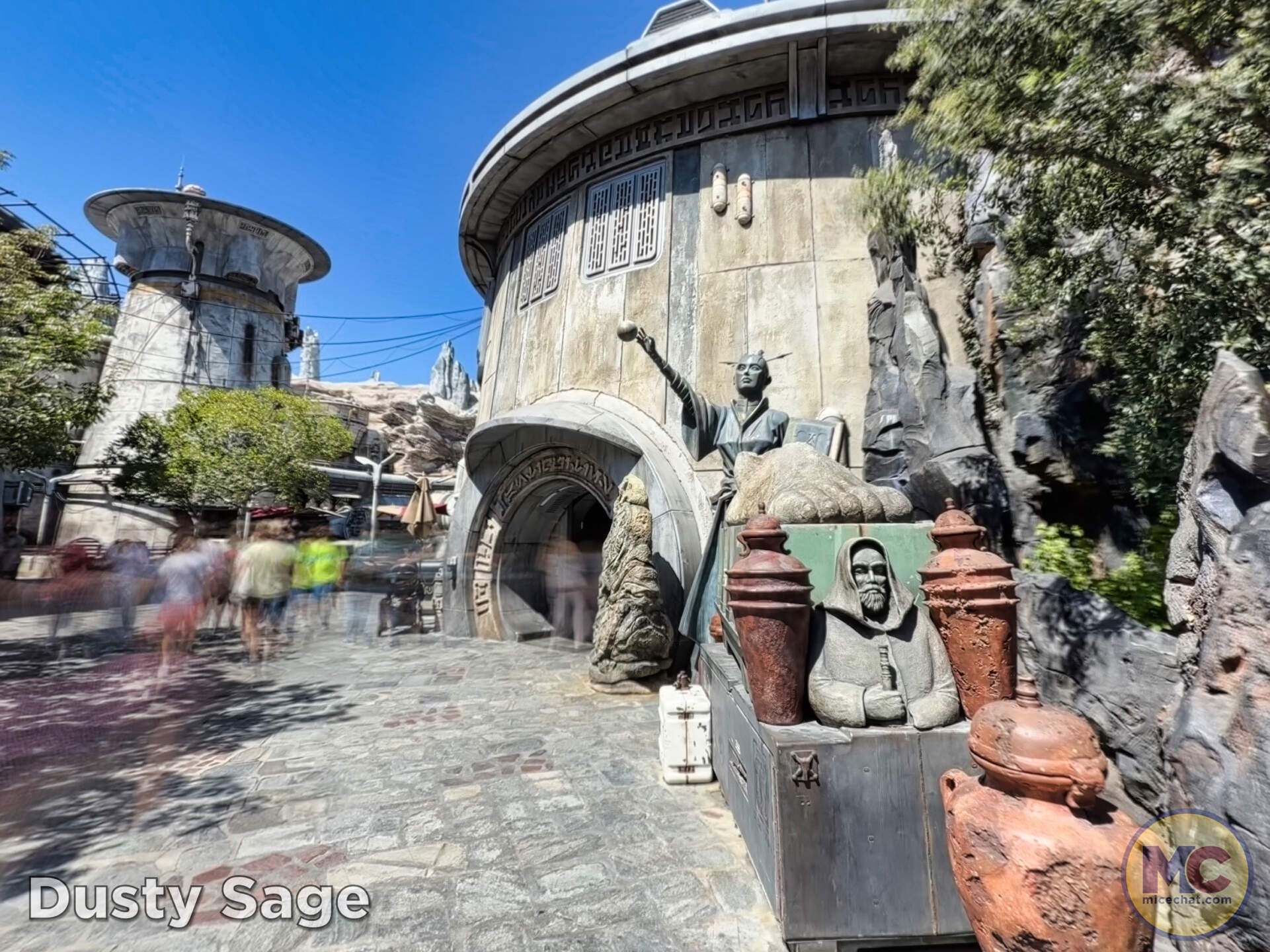 Dok-Ondar's Den of Antiquities in Galaxy's Edge